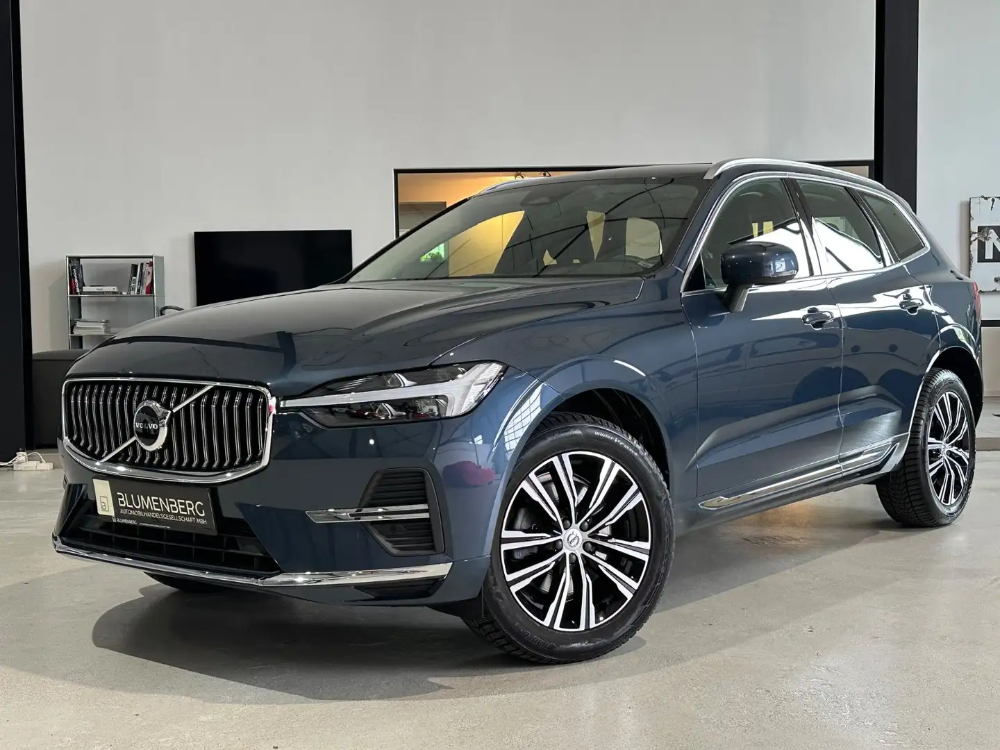 Volvo XC60 B5 B AWD Plus Bright Inscription*Virtual* Blau - 1