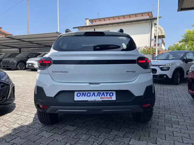 Dacia Sandero view 5