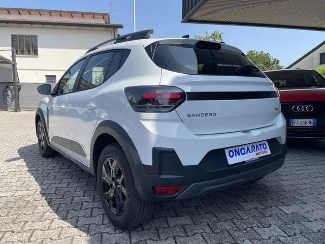 Dacia Sandero view 6