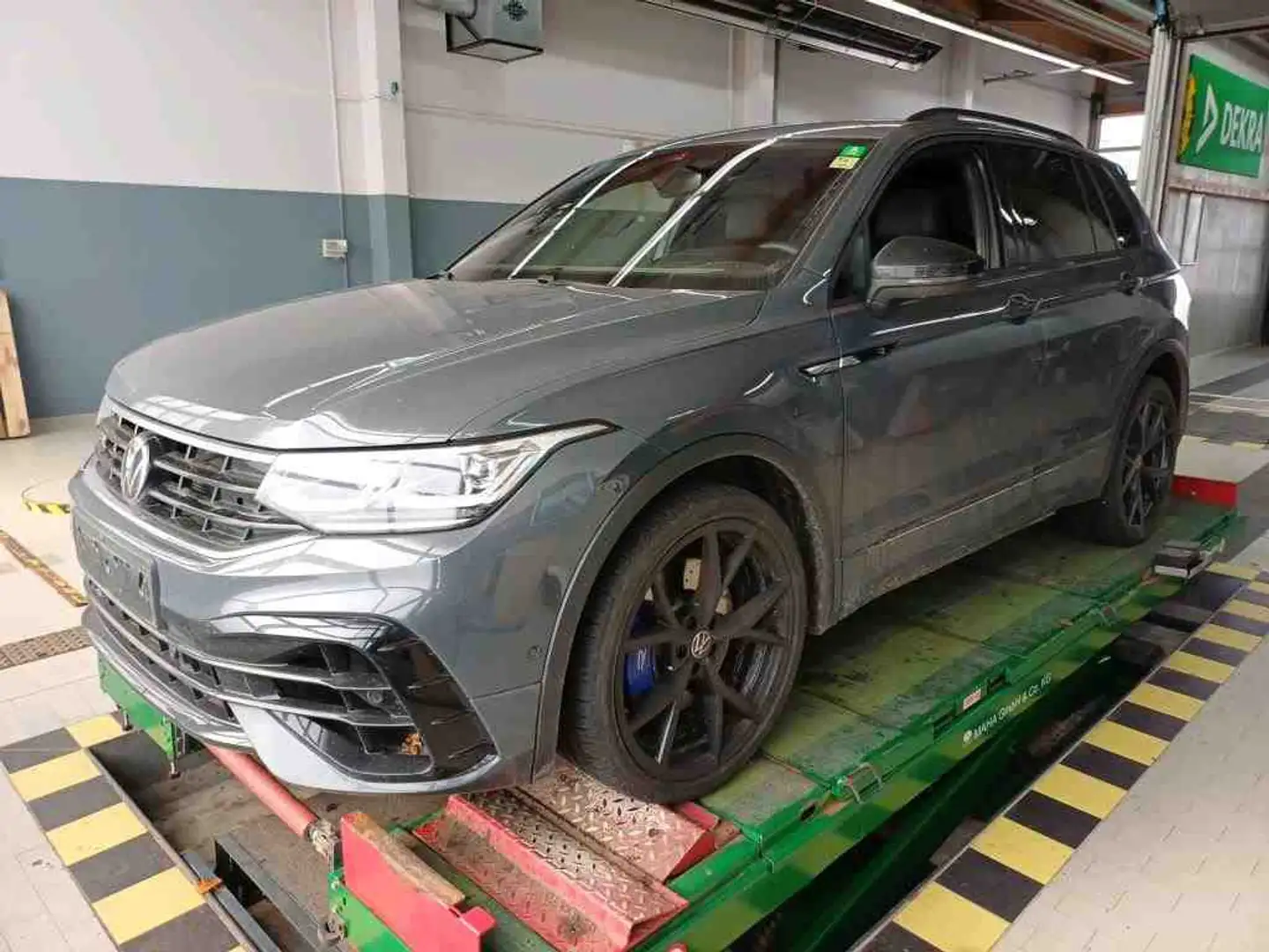 Volkswagen Tiguan R R-Performance UPE85t Sonderleasing!! Pano AHK Grau - 2