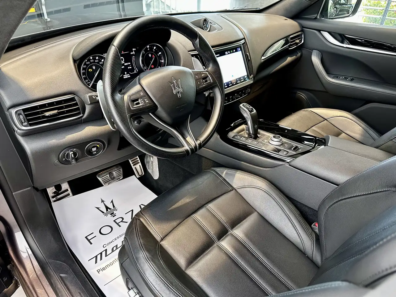 Maserati Levante 2023 — фото 9