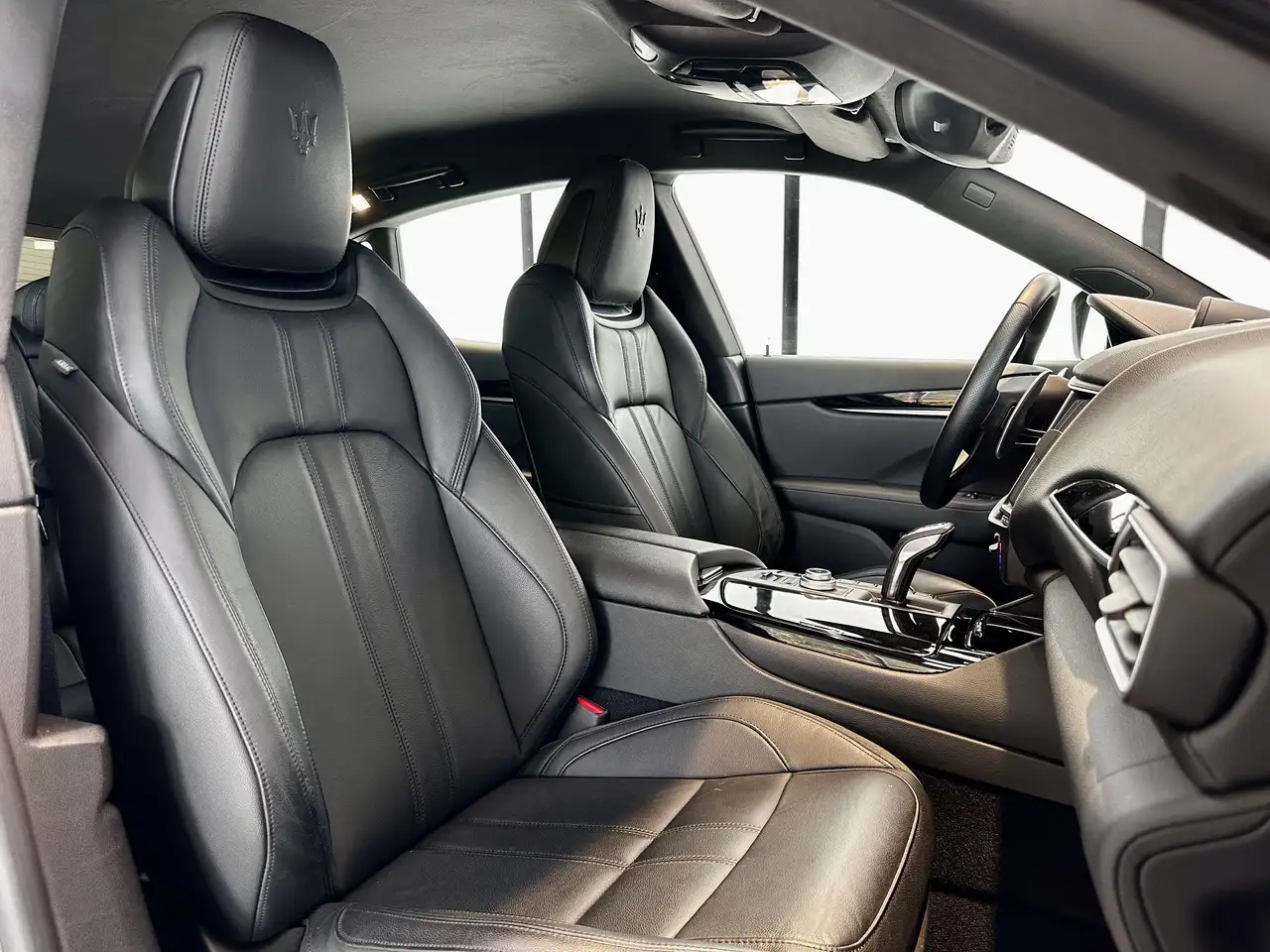 Maserati Levante 2023 — фото 13