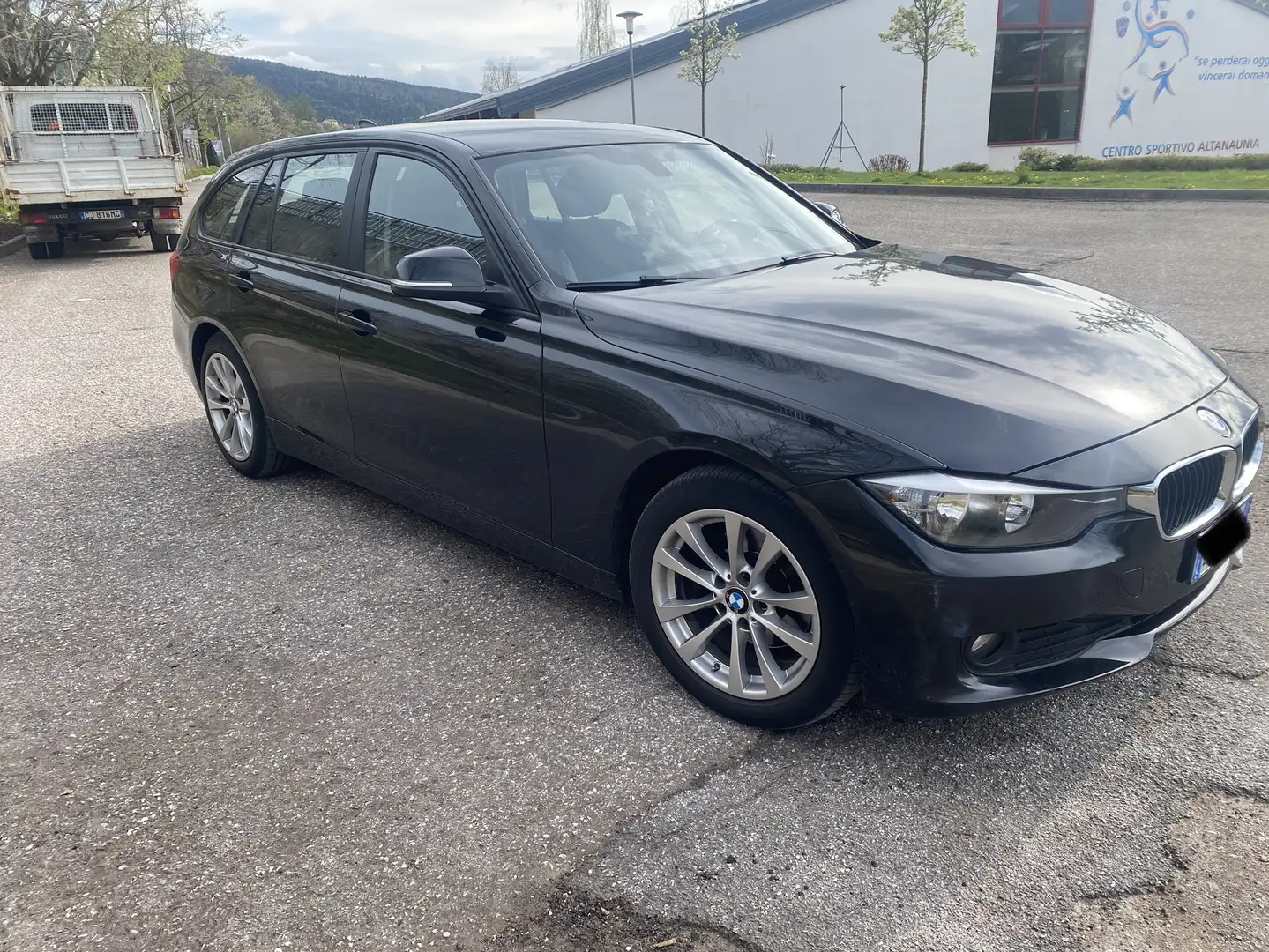 BMW 320 320d Touring - 1