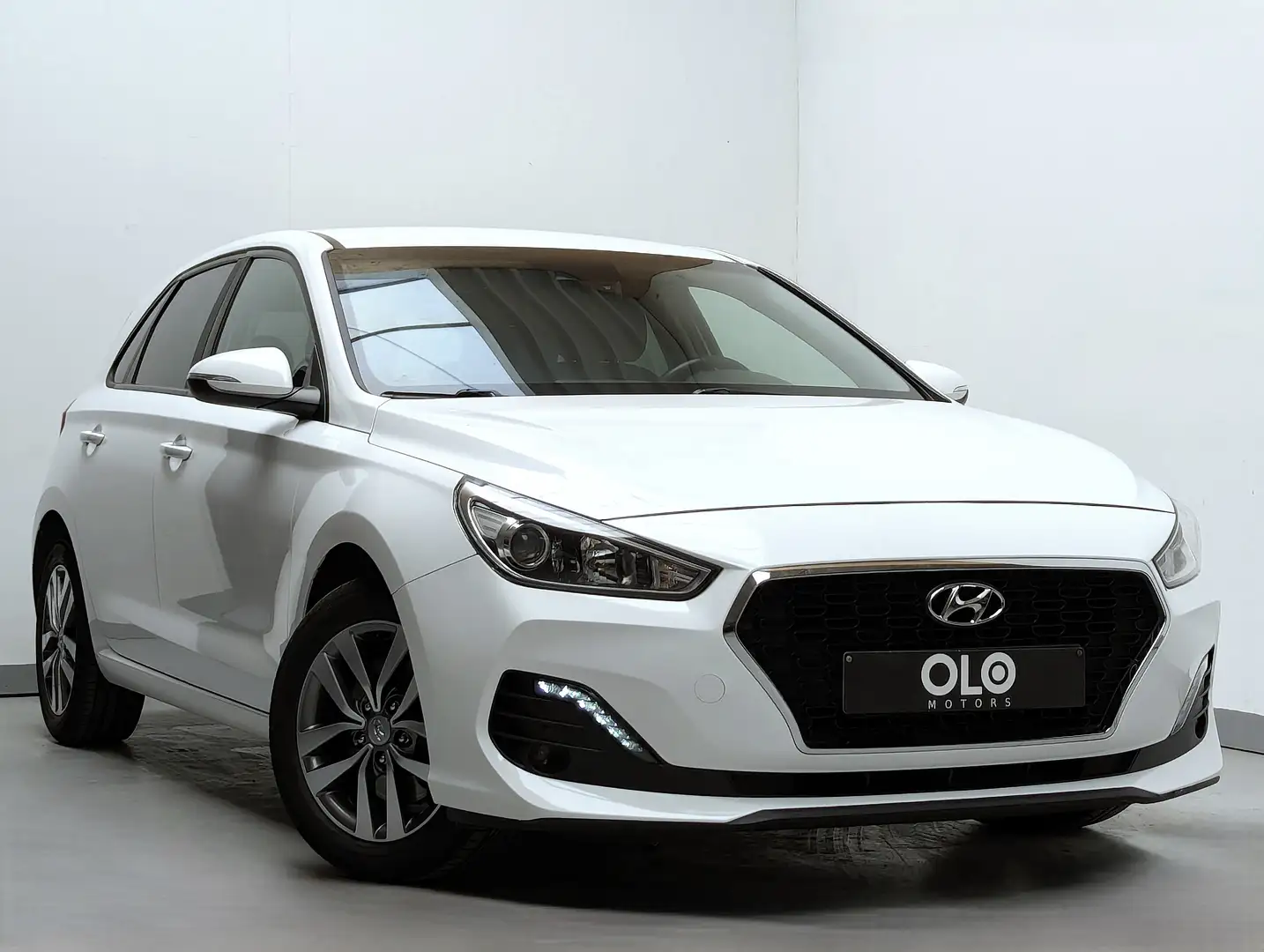 Hyundai i30 i30 1.0 T-GDi 120CH -NAVI-CAMERA-CARPLAY-CRUISE Blanc - 1