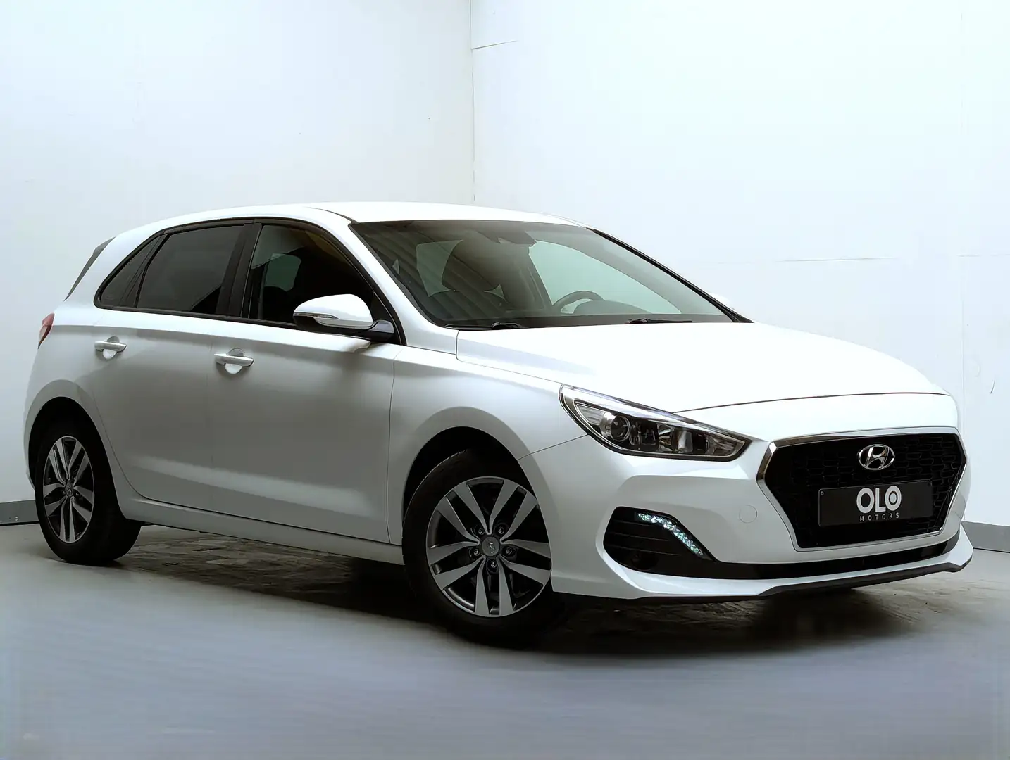 Hyundai i30 i30 1.0 T-GDi 120CH -NAVI-CAMERA-CARPLAY-CRUISE Blanc - 2