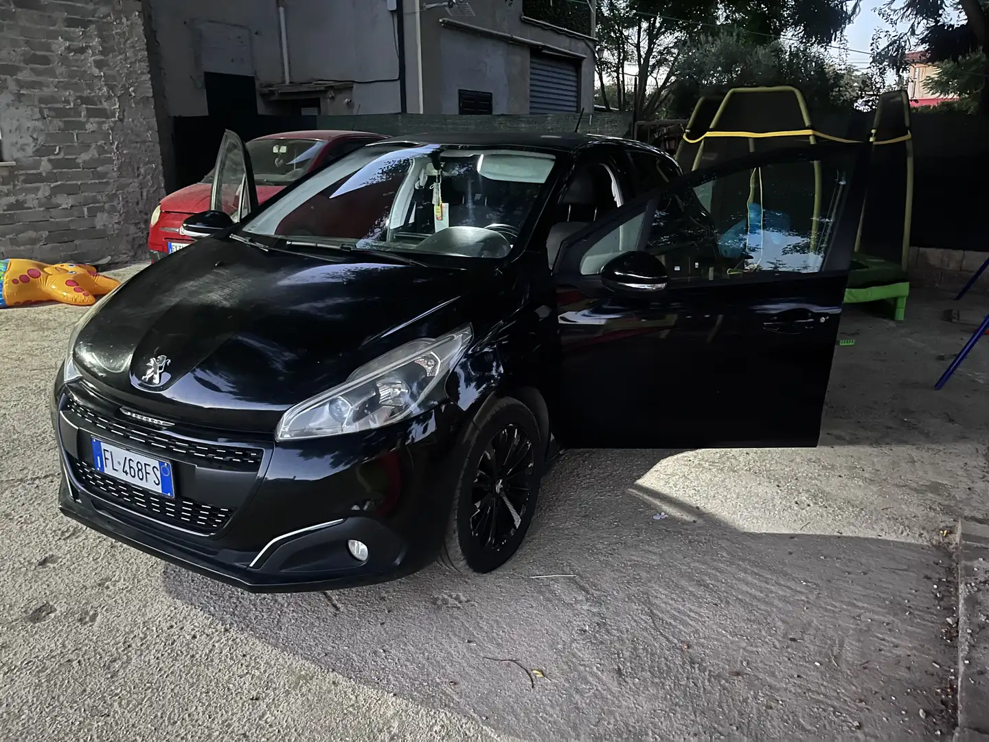Peugeot 208 5p 1.6 bluehdi Black Line 75cv - 2