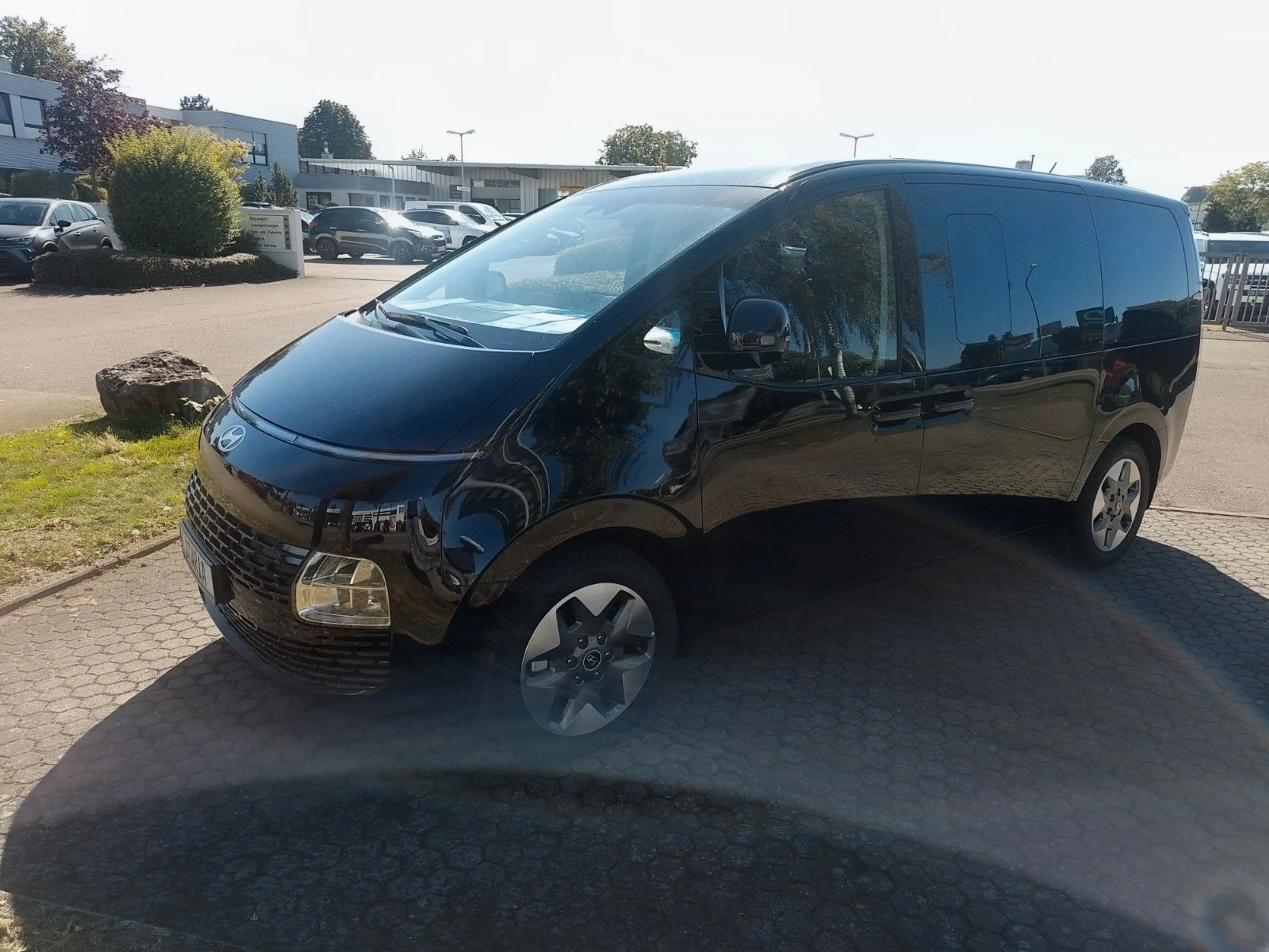 Hyundai STARIA Prime Hybrid 2WD 9-Sitze 360