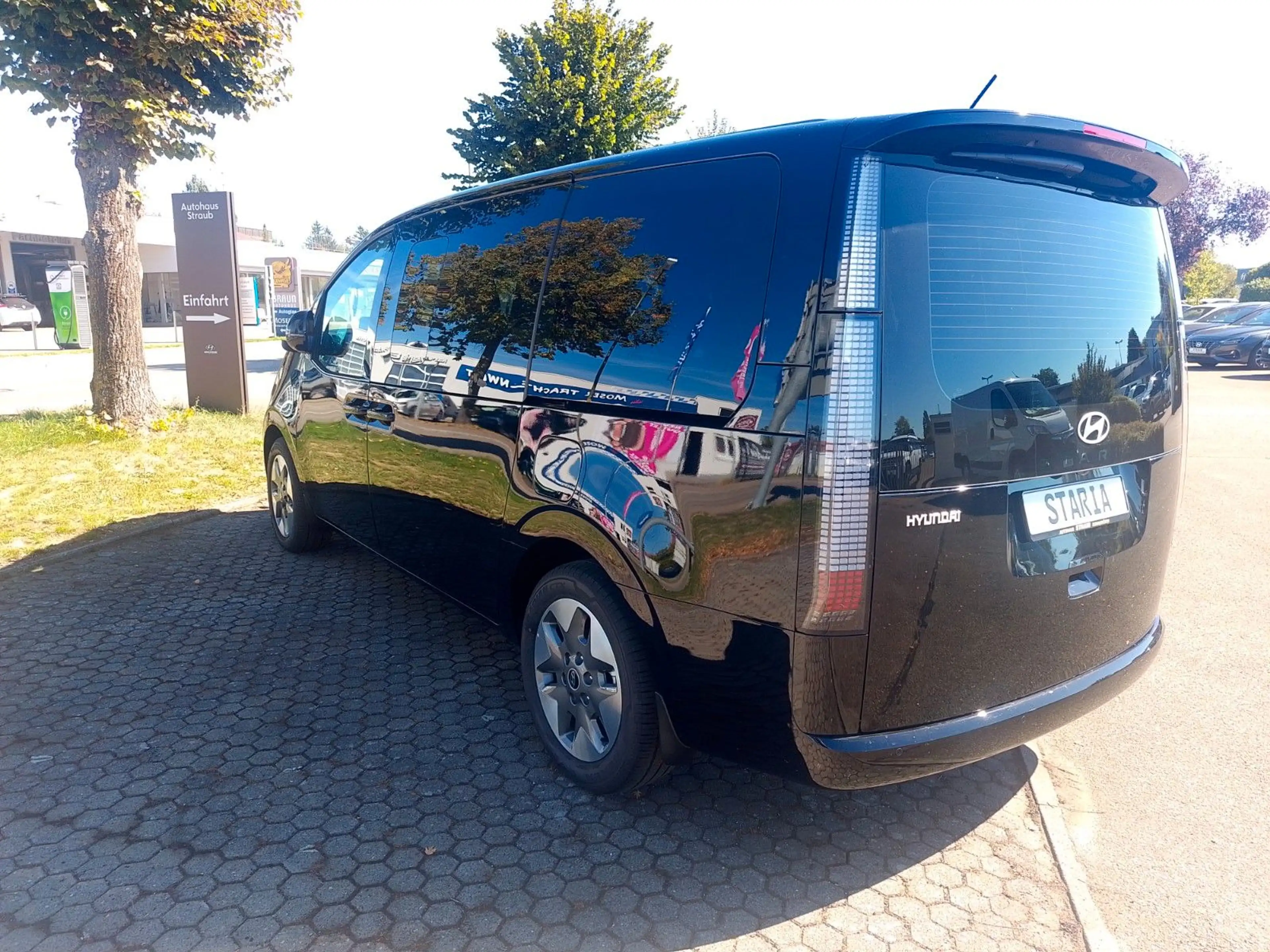 Hyundai STARIA Prime Hybrid 2WD 9-Sitze 360 — photo 4