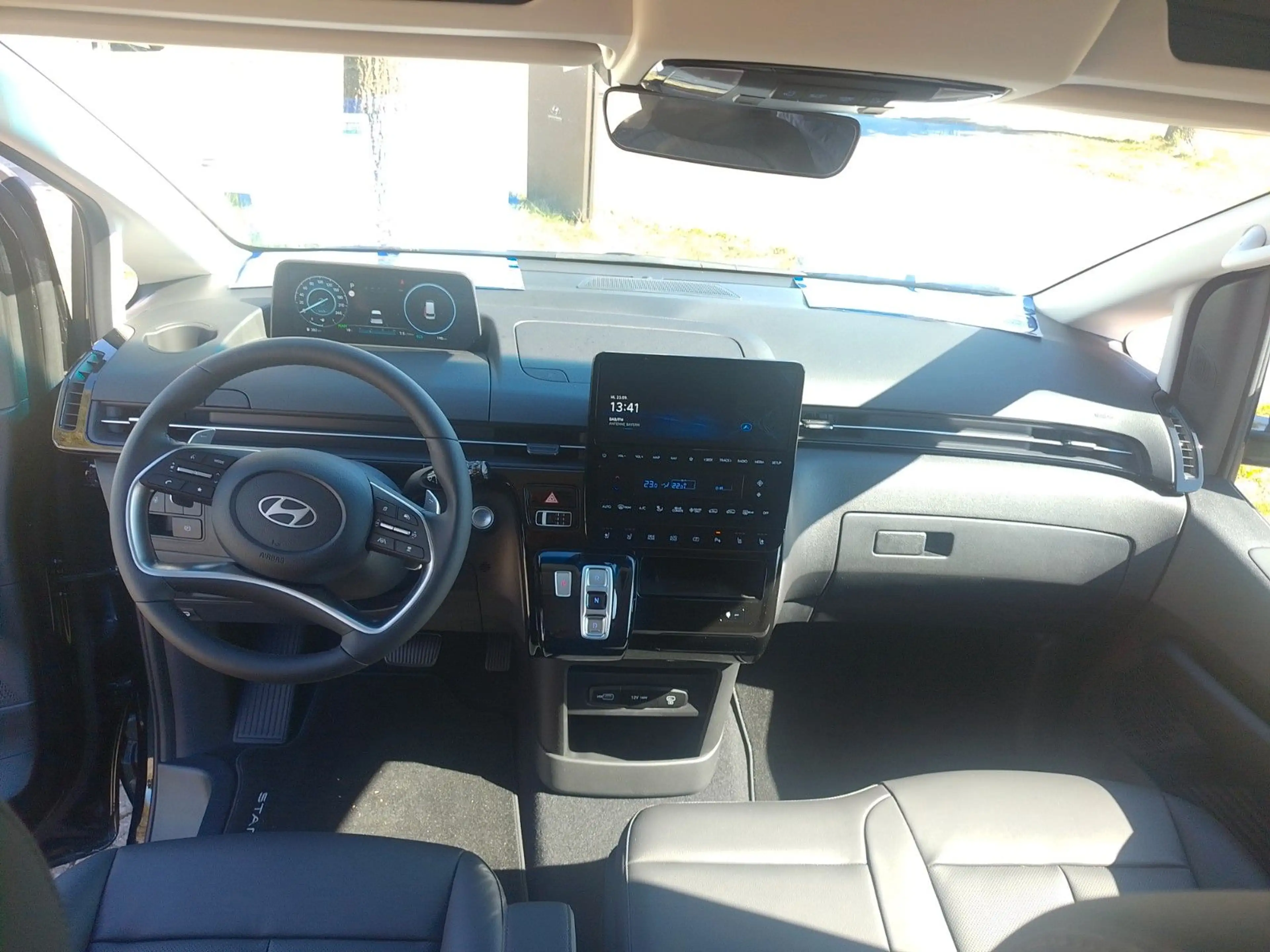 Hyundai STARIA Prime Hybrid 2WD 9-Sitze 360 — photo 9