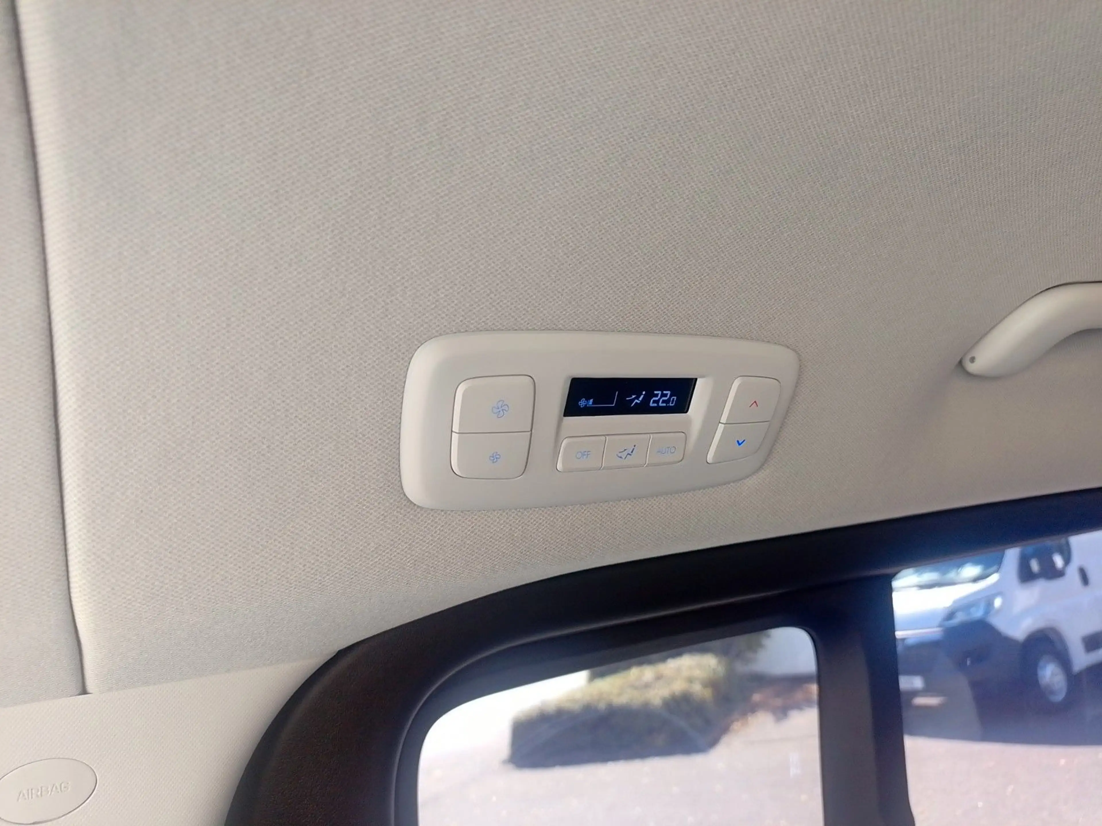 Hyundai STARIA Prime Hybrid 2WD 9-Sitze 360 — photo 13