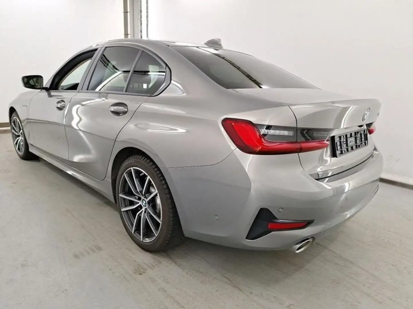 BMW 330e AUT Plug in Hybride BUSINESS PLUS Grijs - 2
