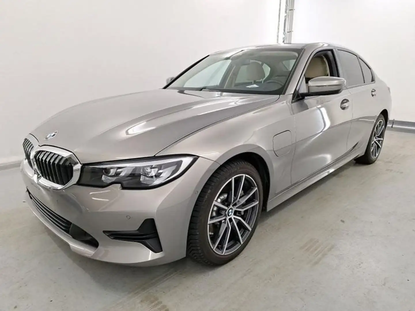 BMW 330e AUT Plug in Hybride BUSINESS PLUS Grijs - 1