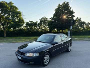 Vectra 1.8i 16v CD Storica Berlina