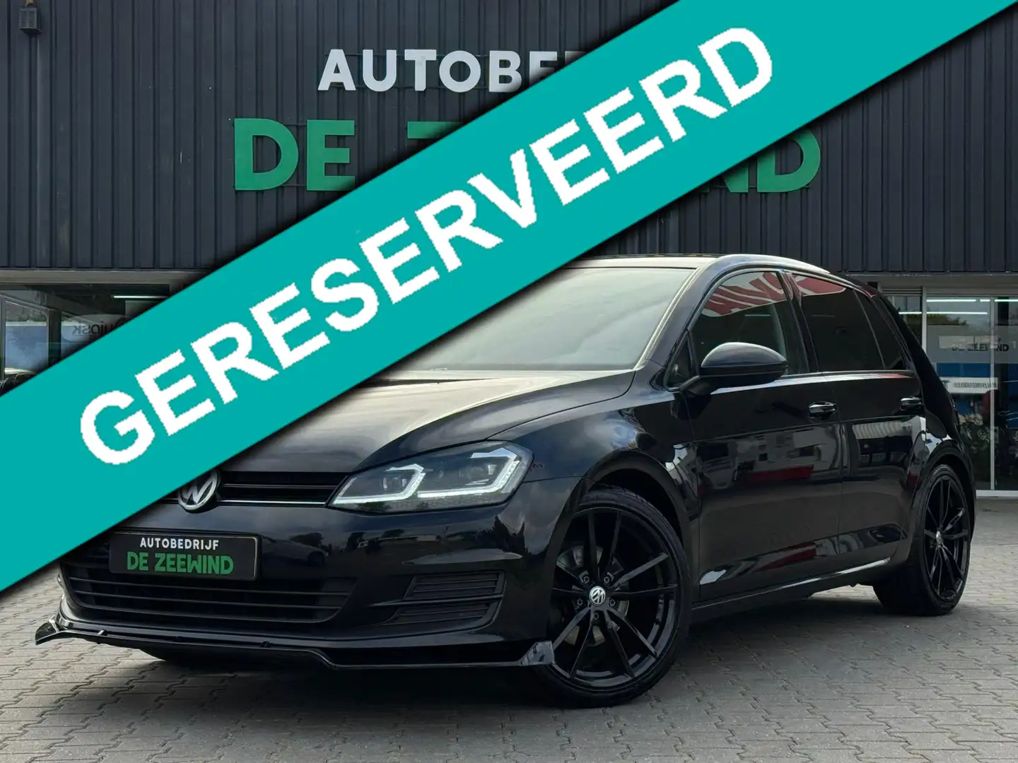 Volkswagen Golf 1.2 TSI Easyline|R-Lone|Led lampen|Rijklaar Zwart - 1