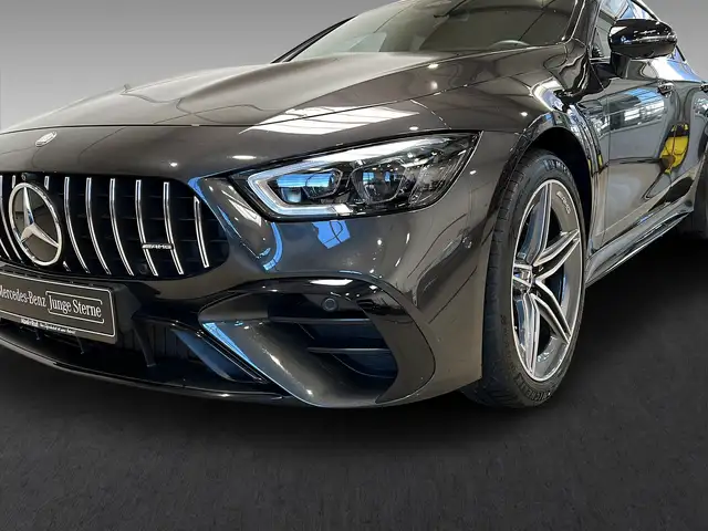 Mercedes-Benz Amg GT view 3