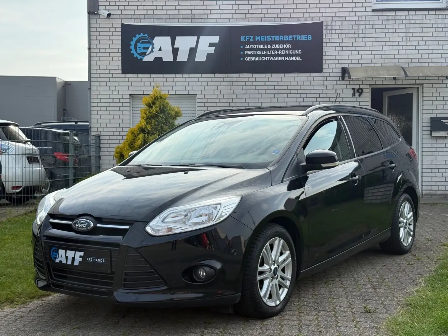 Ford Focus Turnier Sync Edition Noir - 1