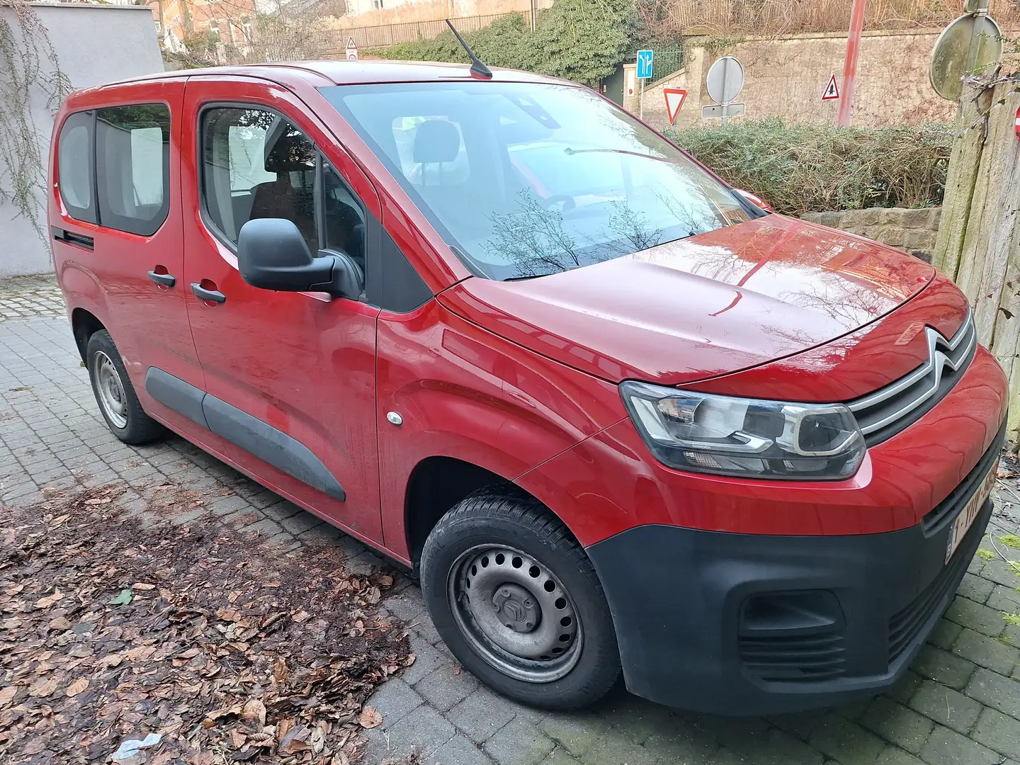 Citroen Berlingo 1.2 PureTech M Start S Rouge - 1