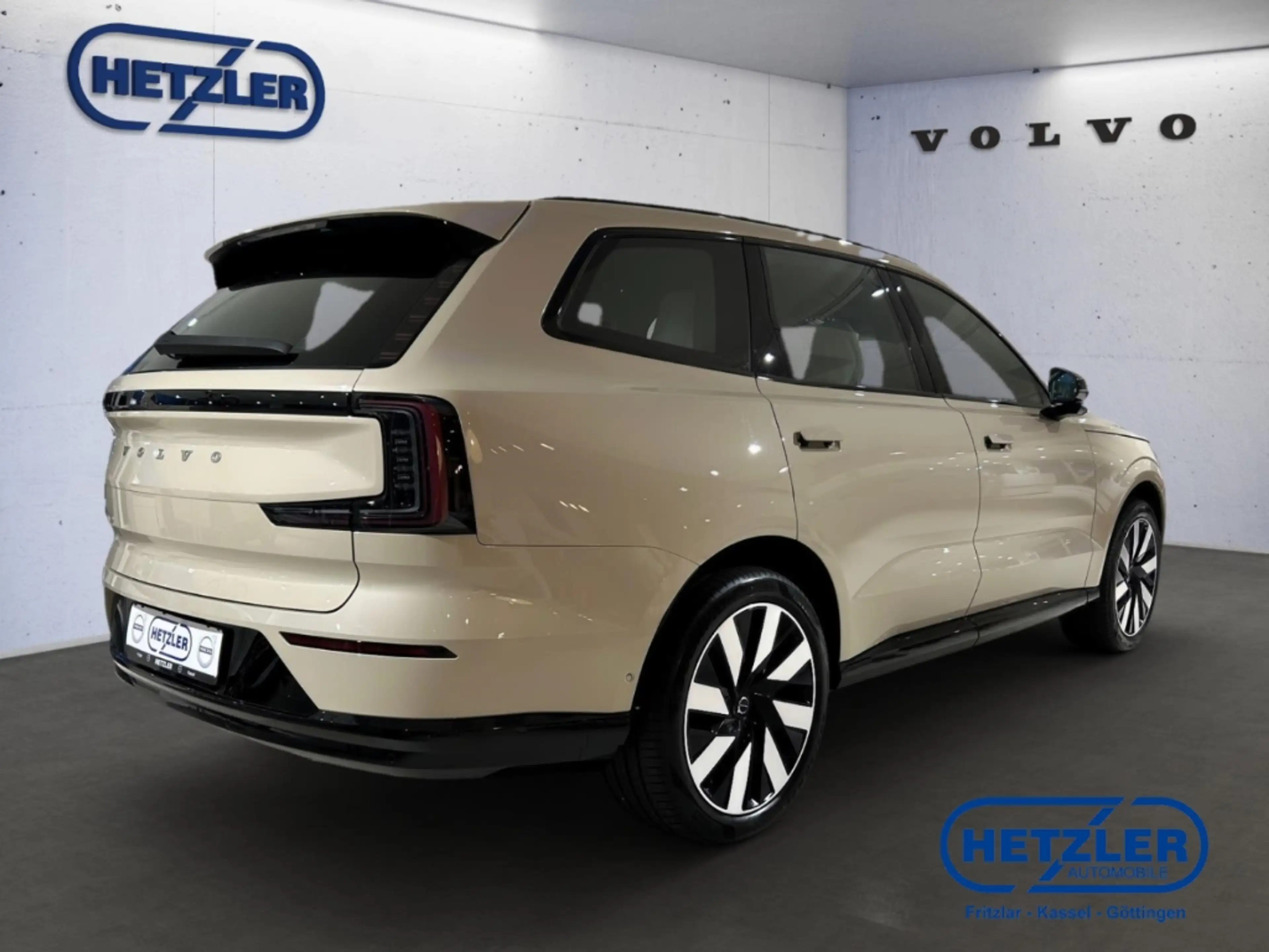 Volvo EX90 Ultra Pure Electric AWD Twin Motor 7-Sitzer HUD St — photo 3