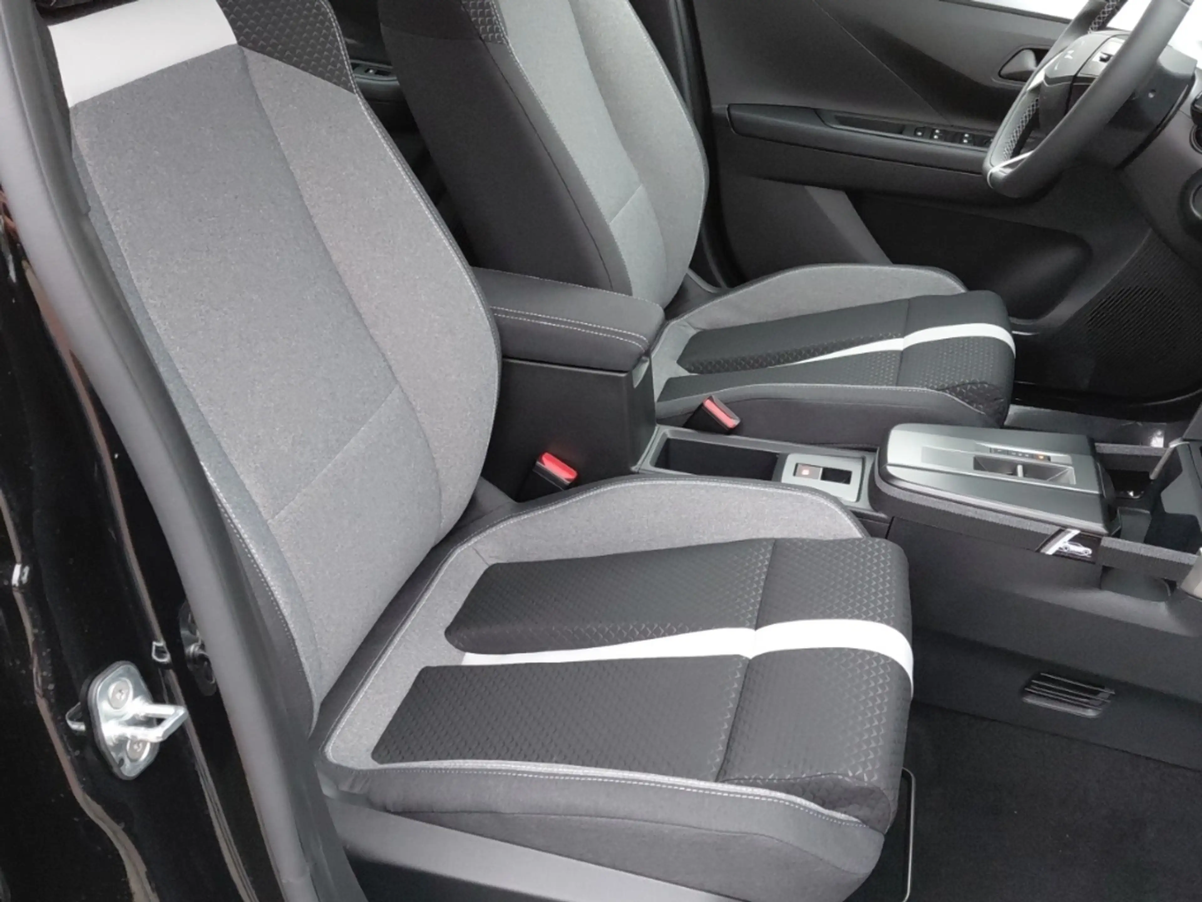 Opel Frontera Edition MHEV 110PS SHZ Temp Klimaautom Rückfahrkam — photo 12
