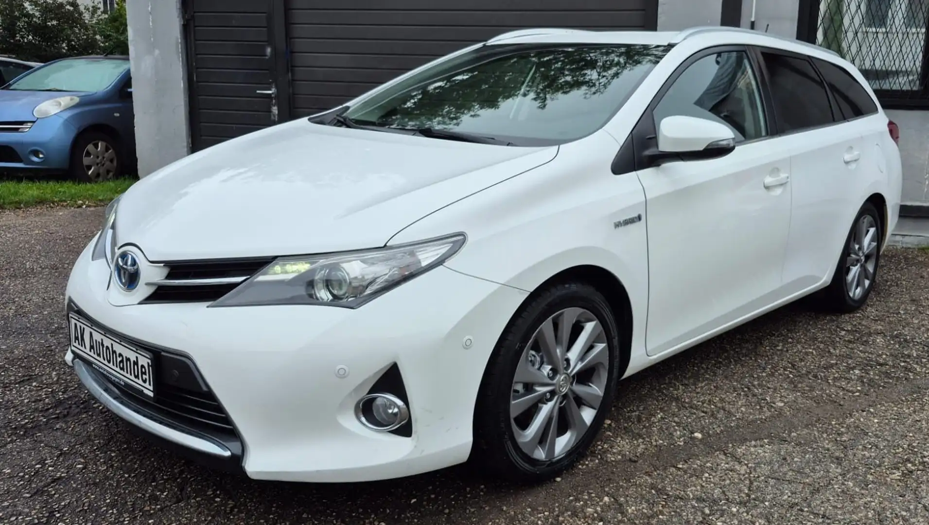 Toyota Auris Touring Sports Hybrid Life+ Kamera Blanc - 1