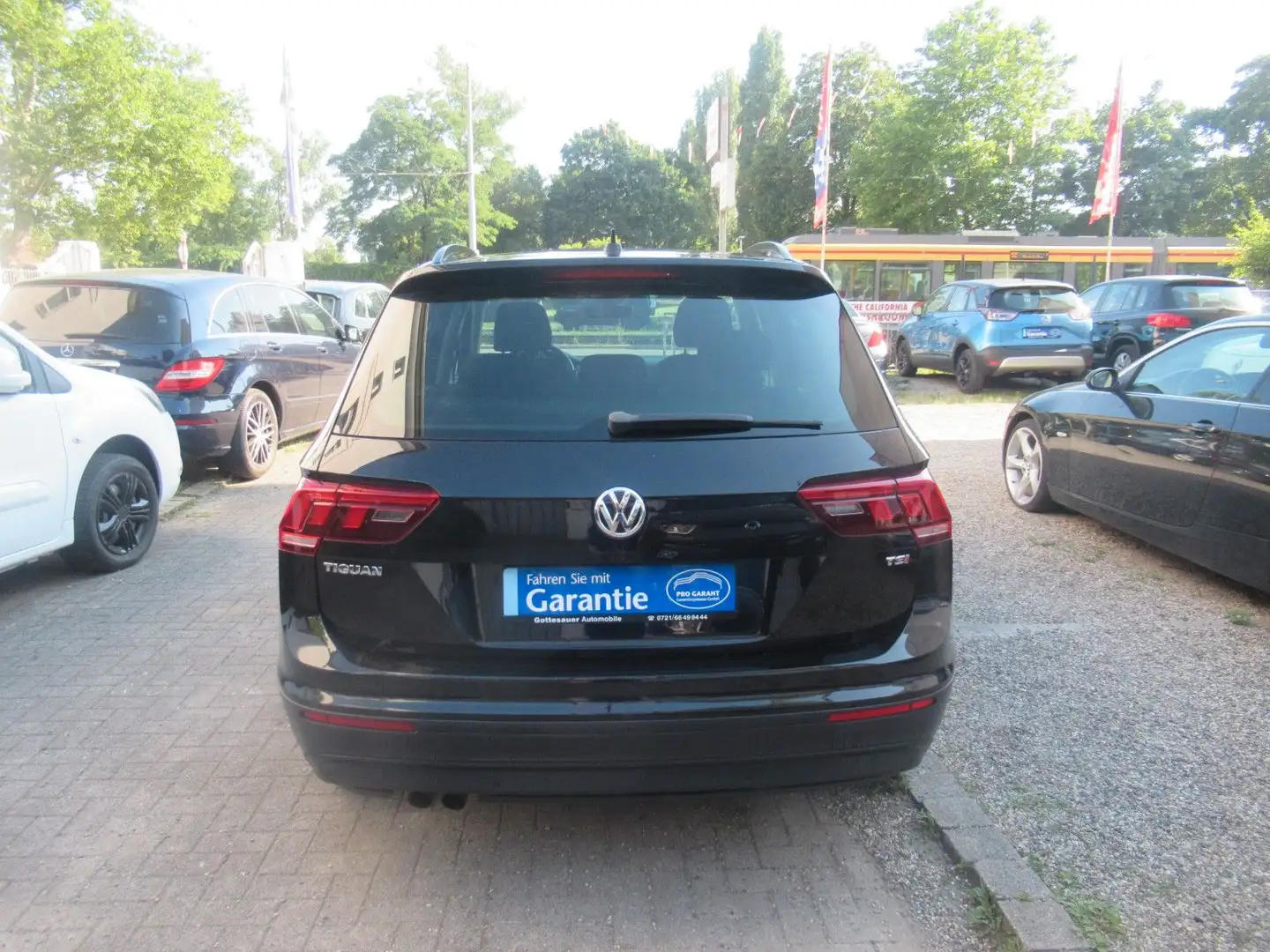Volkswagen Tiguan Trendline BMT/Start-Stopp Schwarz - 2