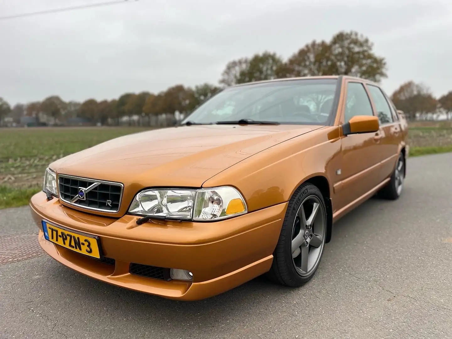 Volvo S70 2.3 T-5 R Saffron Hnědá - 1
