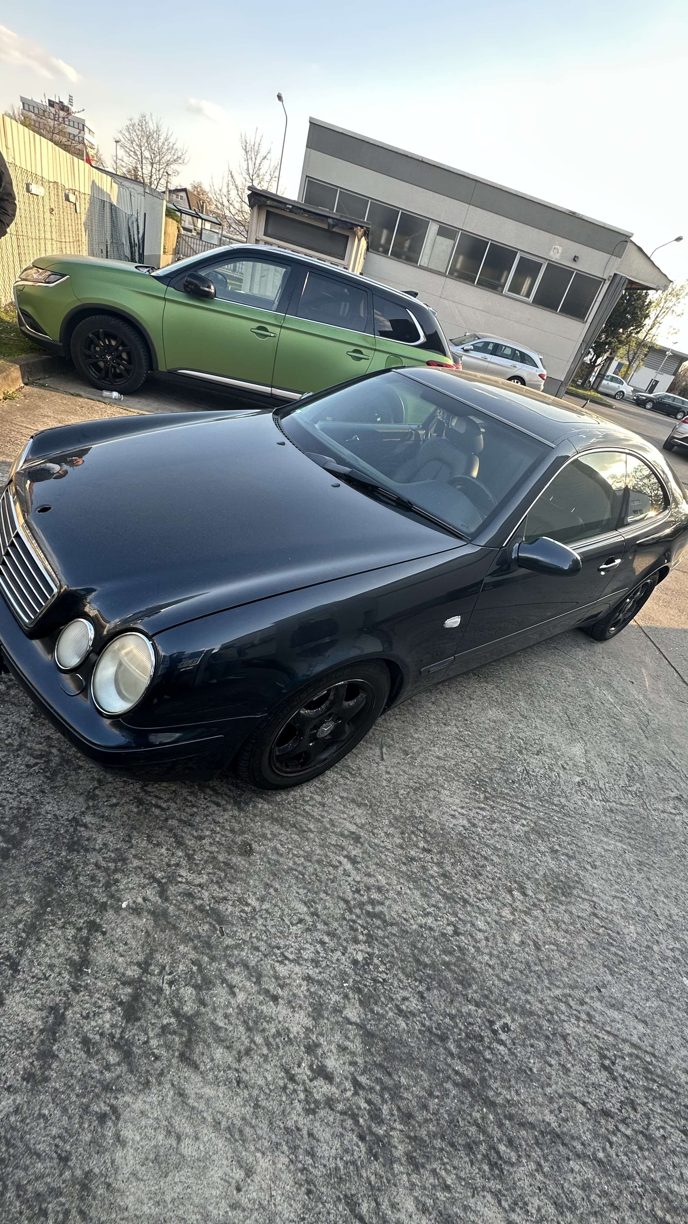Second hand Mercedes Benz Clk-Class 320