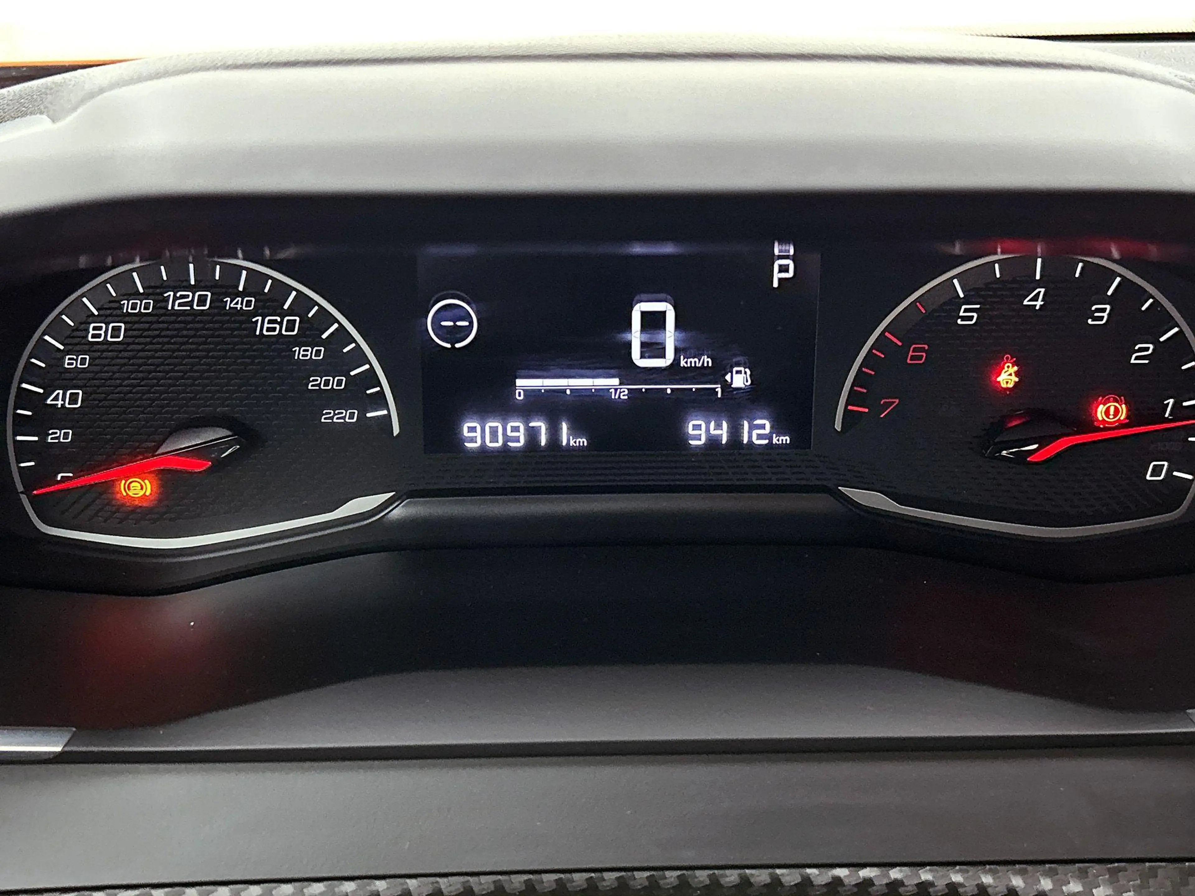 Peugeot 2008 1.2 130pk Active Pack Automaat | Apple Carplay/And — photo 14