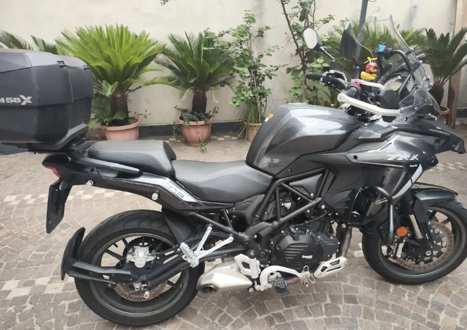 Benelli TRK 502 base Grigio - 2