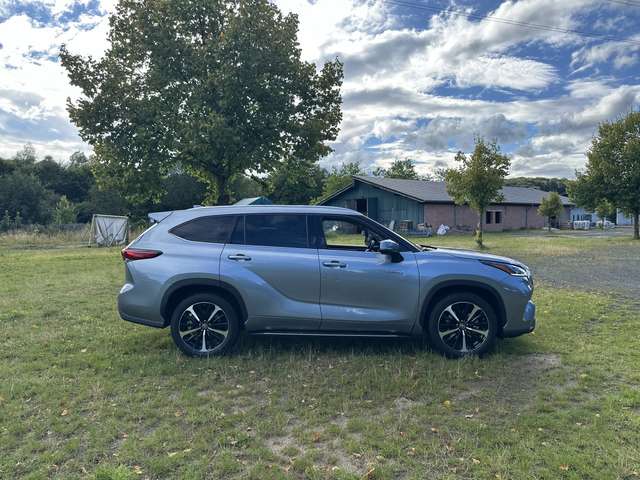 Toyota Highlander 2.5 Hybrid Luxury