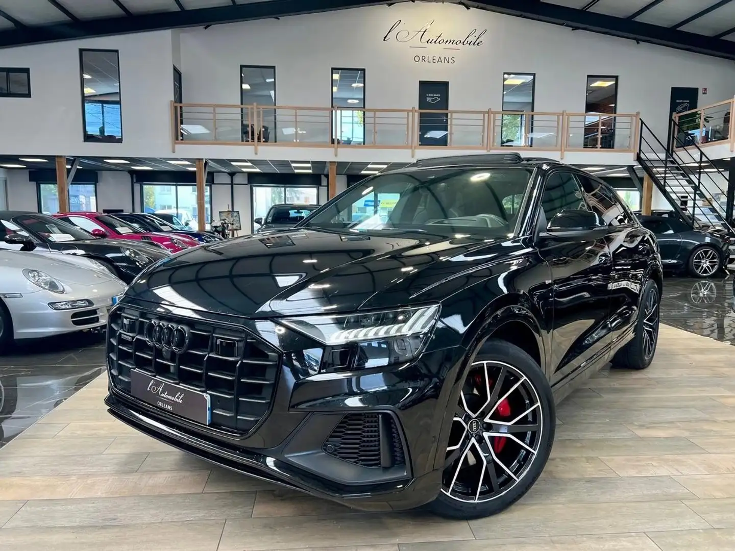 Audi Q8 55 TFSI e 381 ch Hybrid QUATTRO S-LINE Tiptronic8 /ATTELAGE/TOIT PANO/BANG \u0026amp; OLUFSEN/ Noir - 1