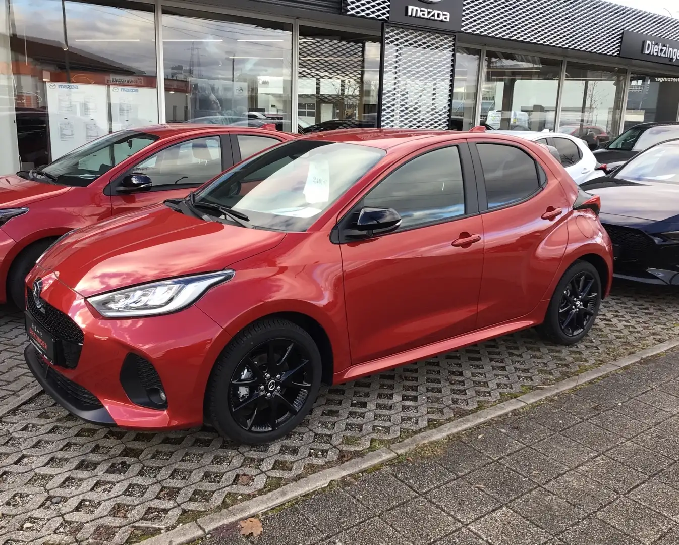 Mazda 2 Hybrid 1.5L Hybrid VVT-i Rot - 2