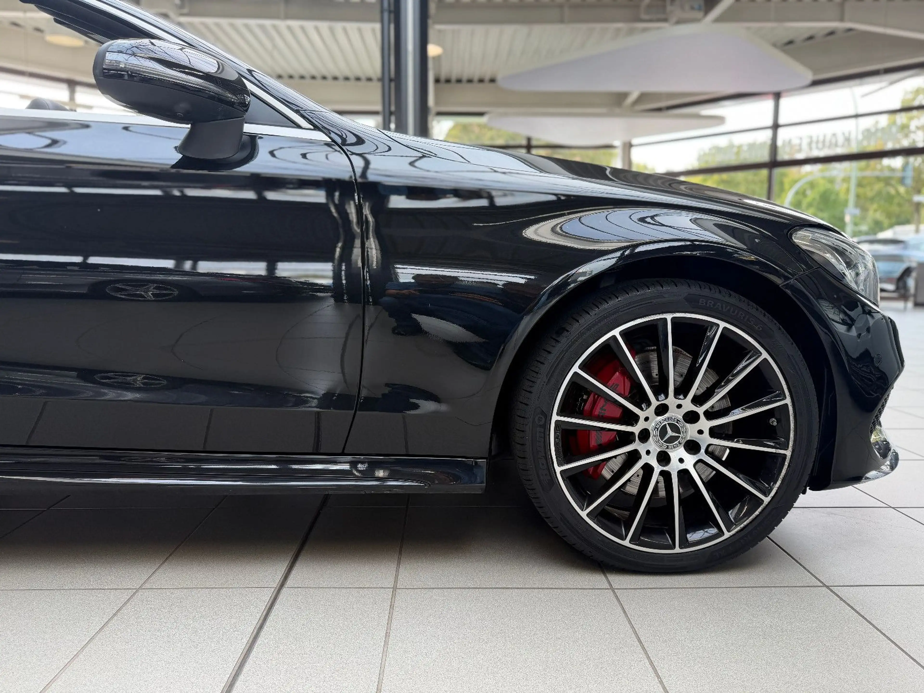 Mercedes-Benz C 400 Cabrio 4Matic * AMG Line * E-Sitze Memory — photo 11