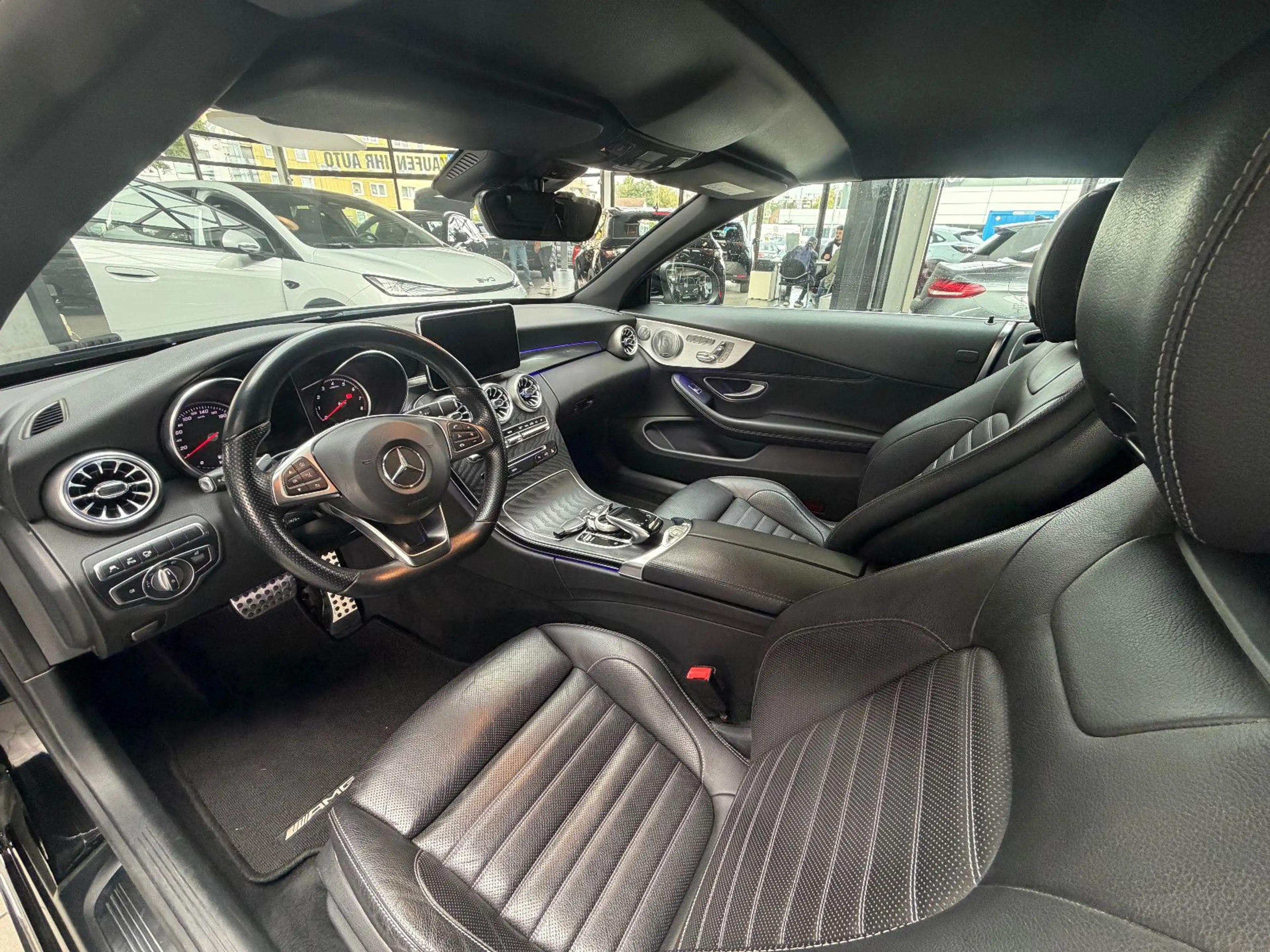Mercedes-Benz C 400 Cabrio 4Matic * AMG Line * E-Sitze Memory — photo 13