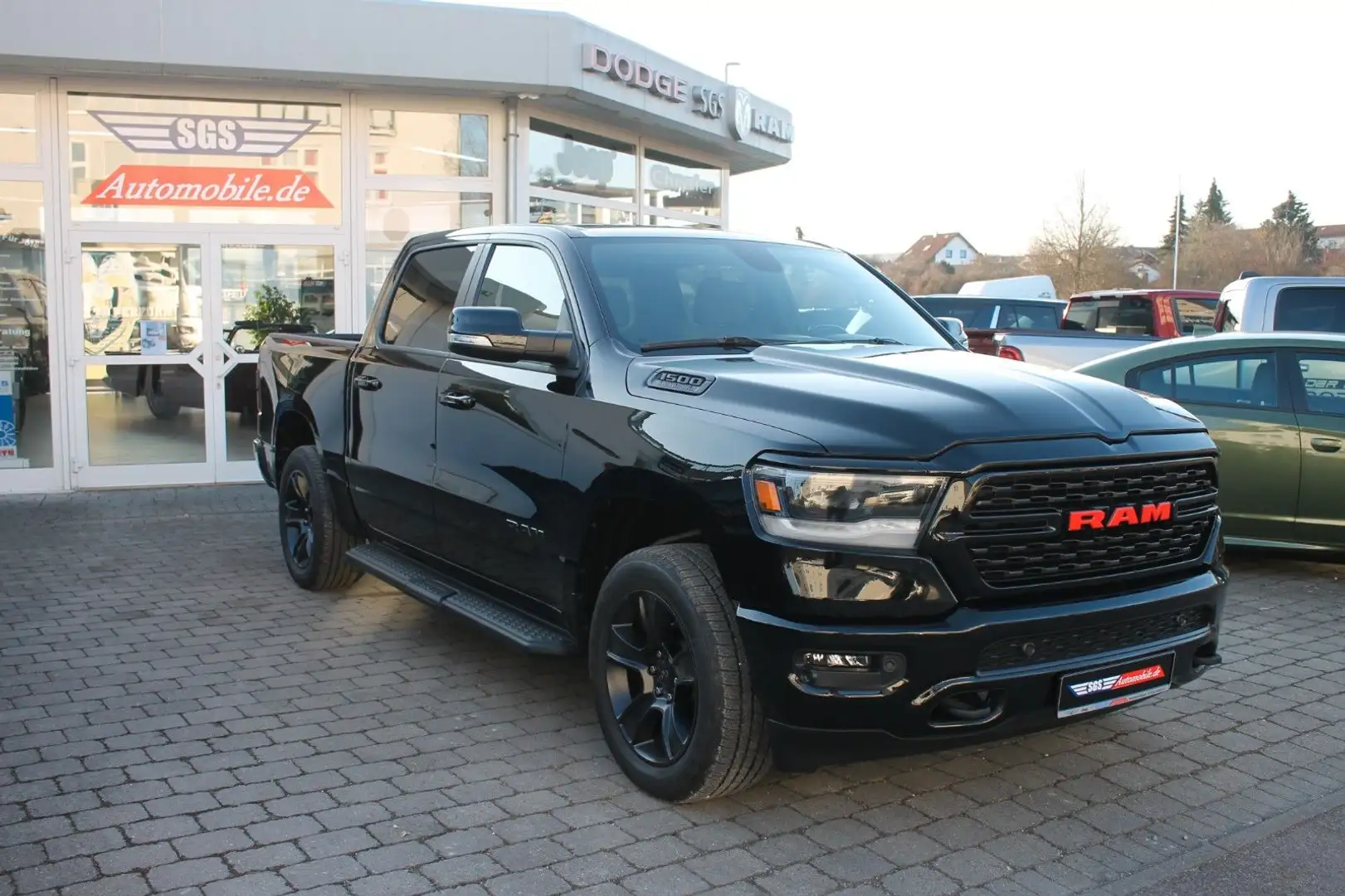 Dodge RAM 1500 5.7l HEMI 4x4 Bighorn  Night LPG AHK Schwarz - 1