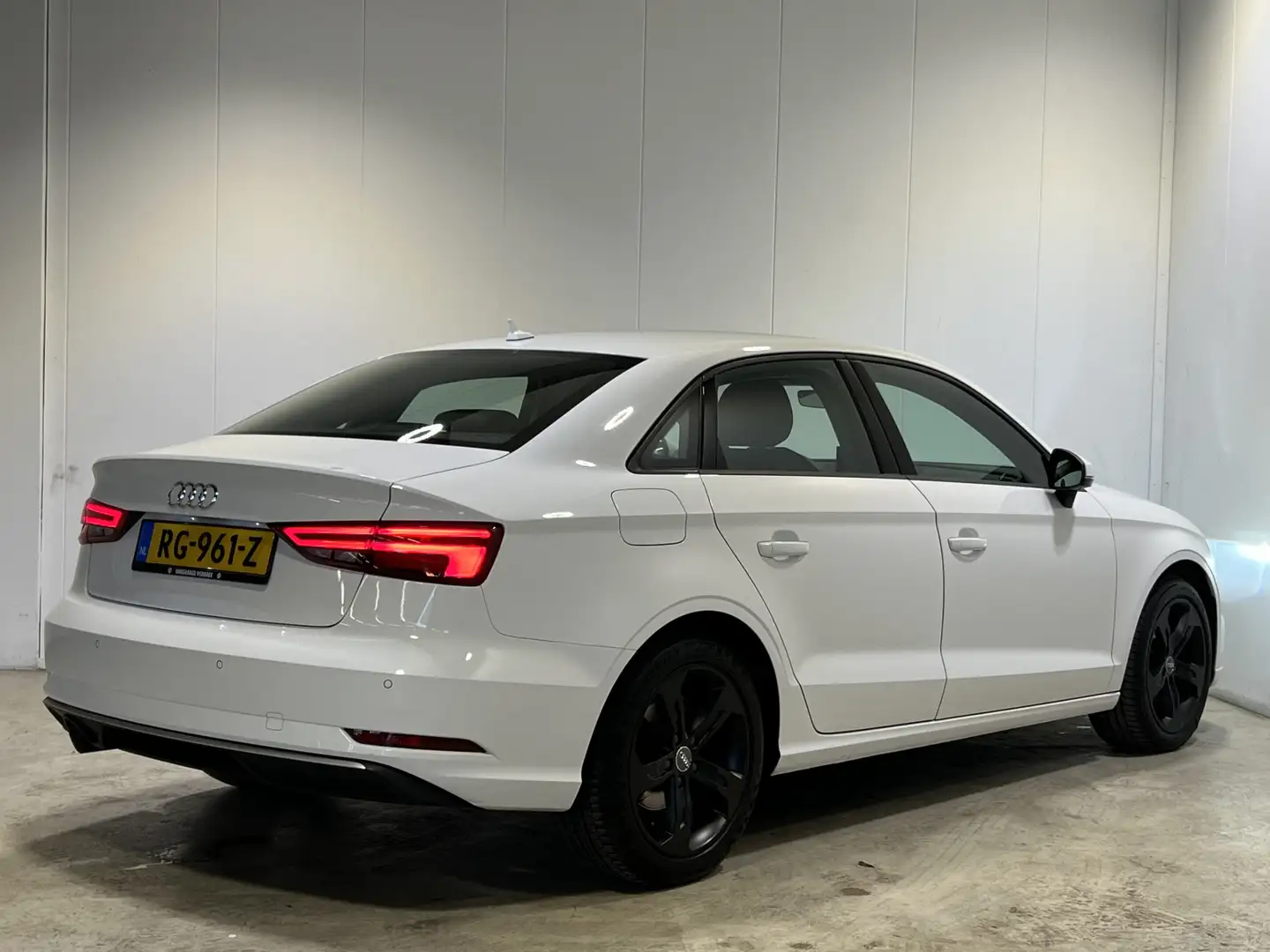 Audi A3 Limousine 1.0 TFSI Sport Lease Edition | Navigatie Blanc - 2