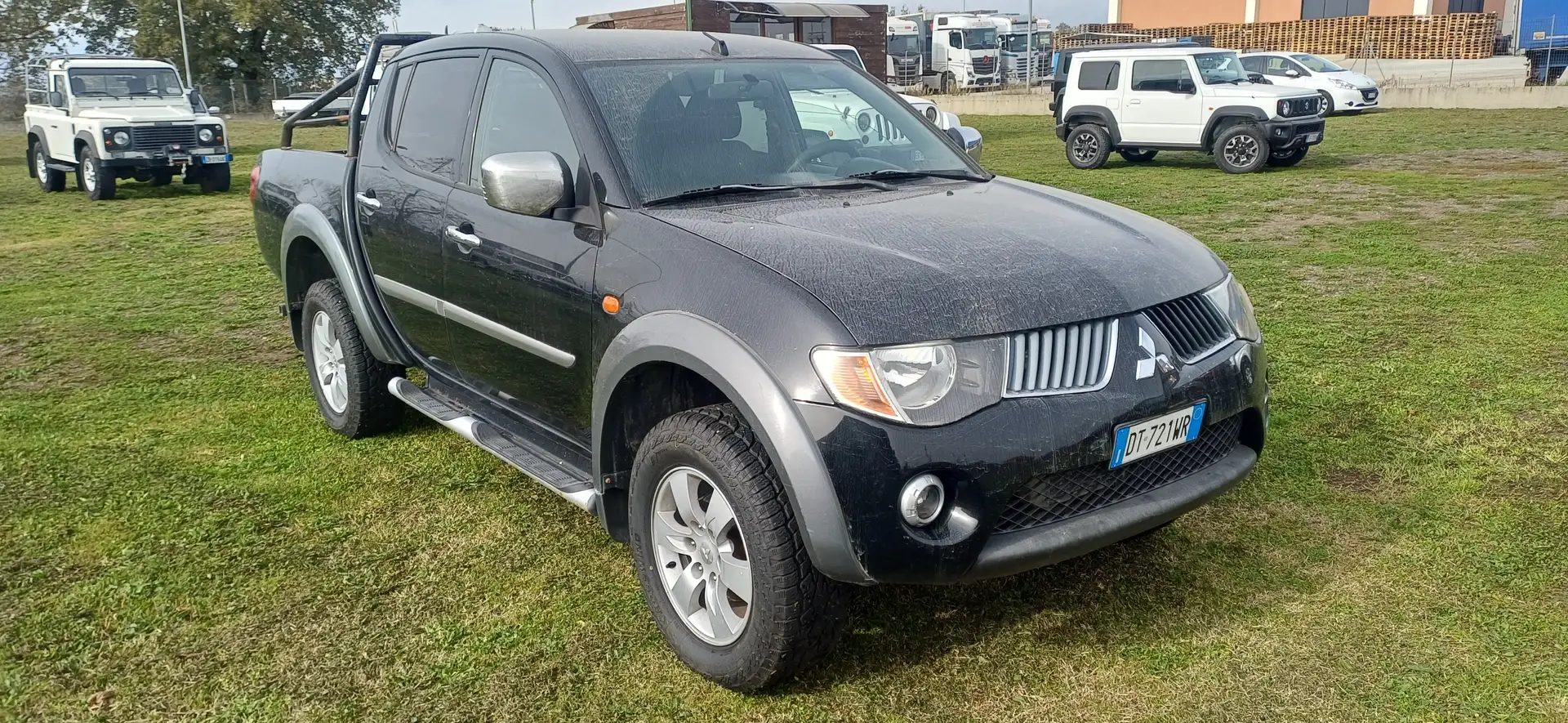Mitsubishi L200 L200 d.cab 2.5 di-d Intense Nero - 2