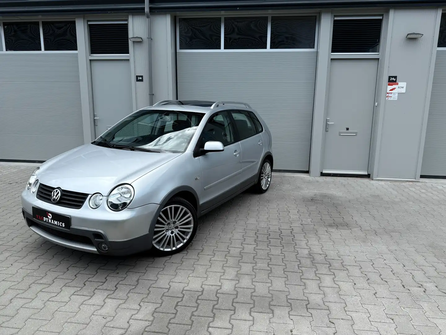 Volkswagen Polo Cross 1.4-16V FUN/CROSS Сірий - 1