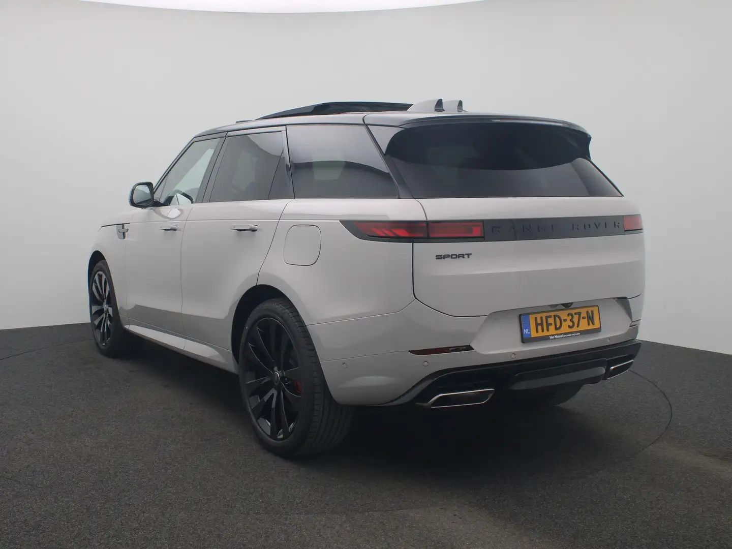 Land Rover Range Rover Sport 3.0 P460e Dynamic HSE PHEV Grijs - 2