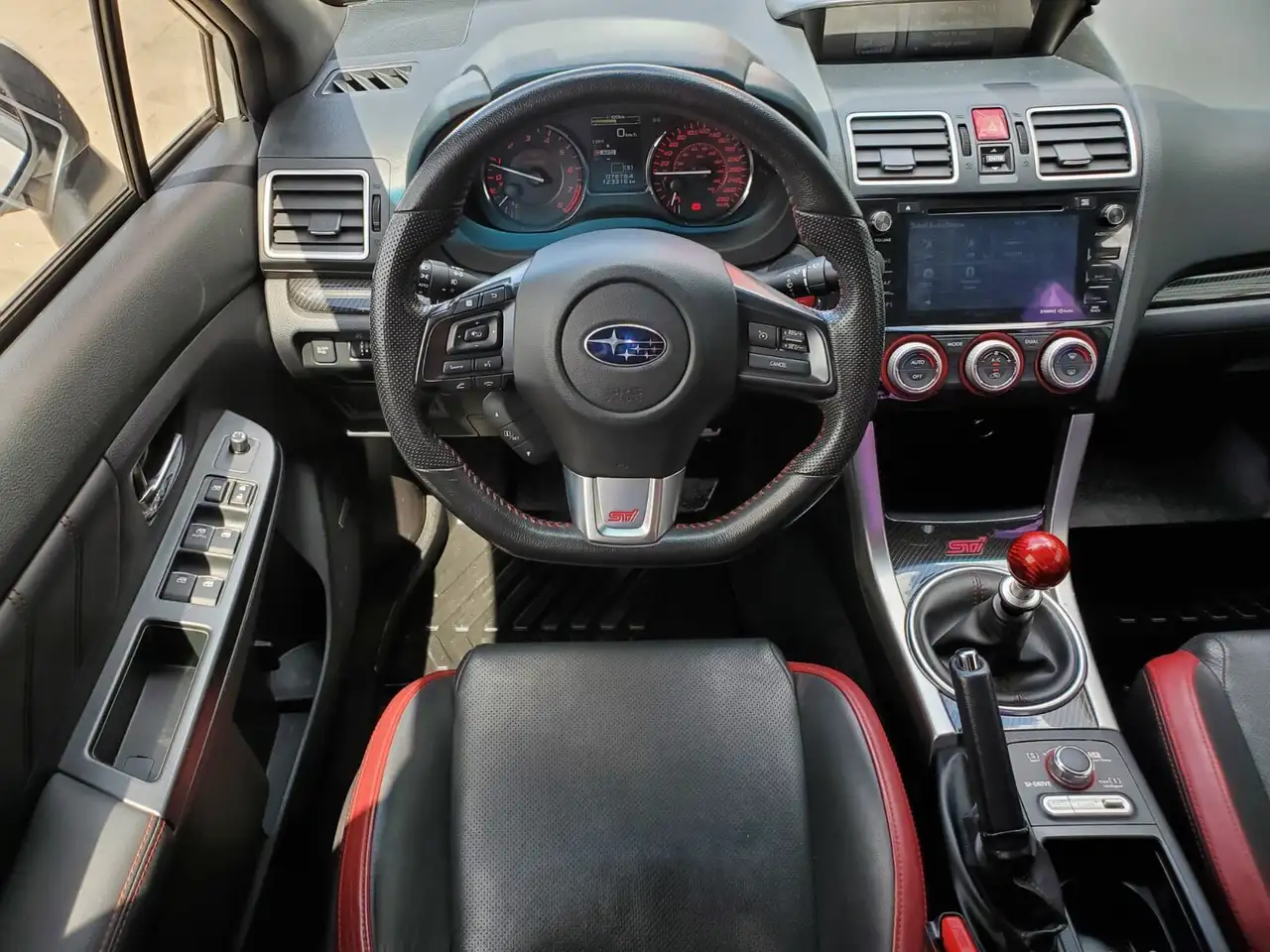Subaru WRX снимка Subaru WRX