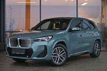 xDrive30 64,7kWh ACC, AHK elekr., eSitze mit Me...