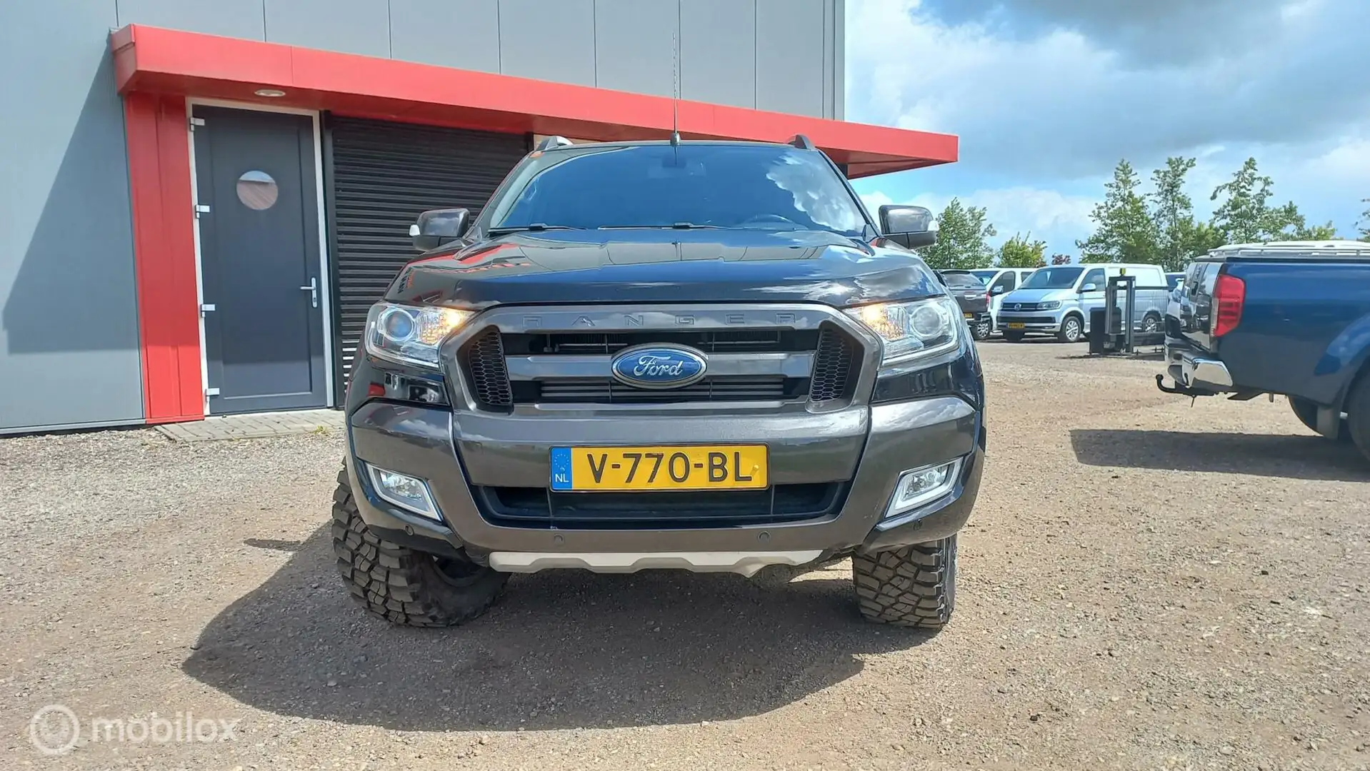Ford Ranger 3.2 TDCi Wildtrak Supercab Чорний - 2