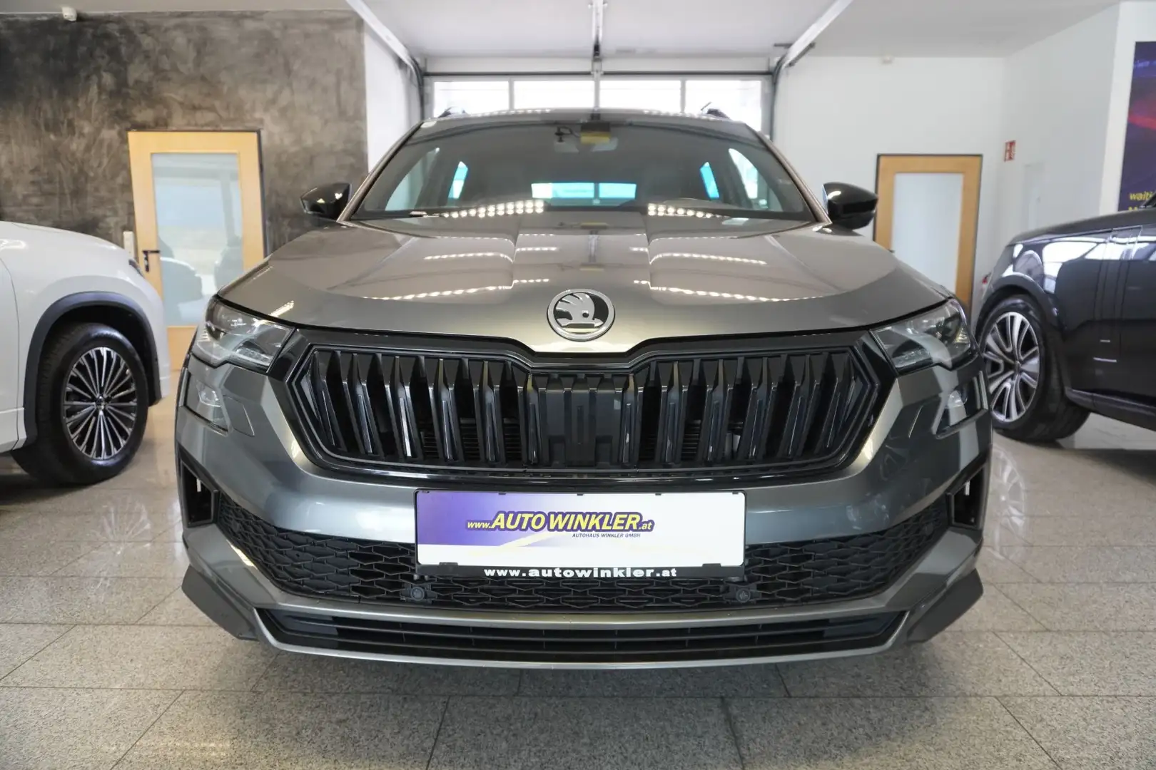 Skoda Karoq 2.0 TDI Sportline 4x4 Aut./LED/Navi/Kamera Grau - 2