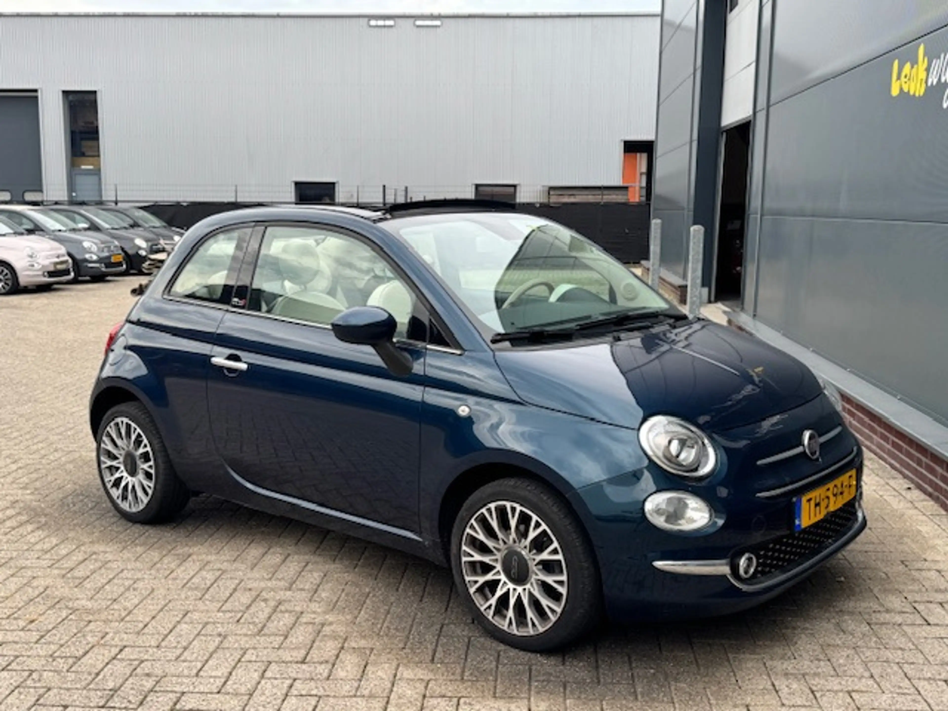 Fiat 500C 0.9 TwinAir Turbo Lounge Cabrio *navi *p-sensor — photo 11