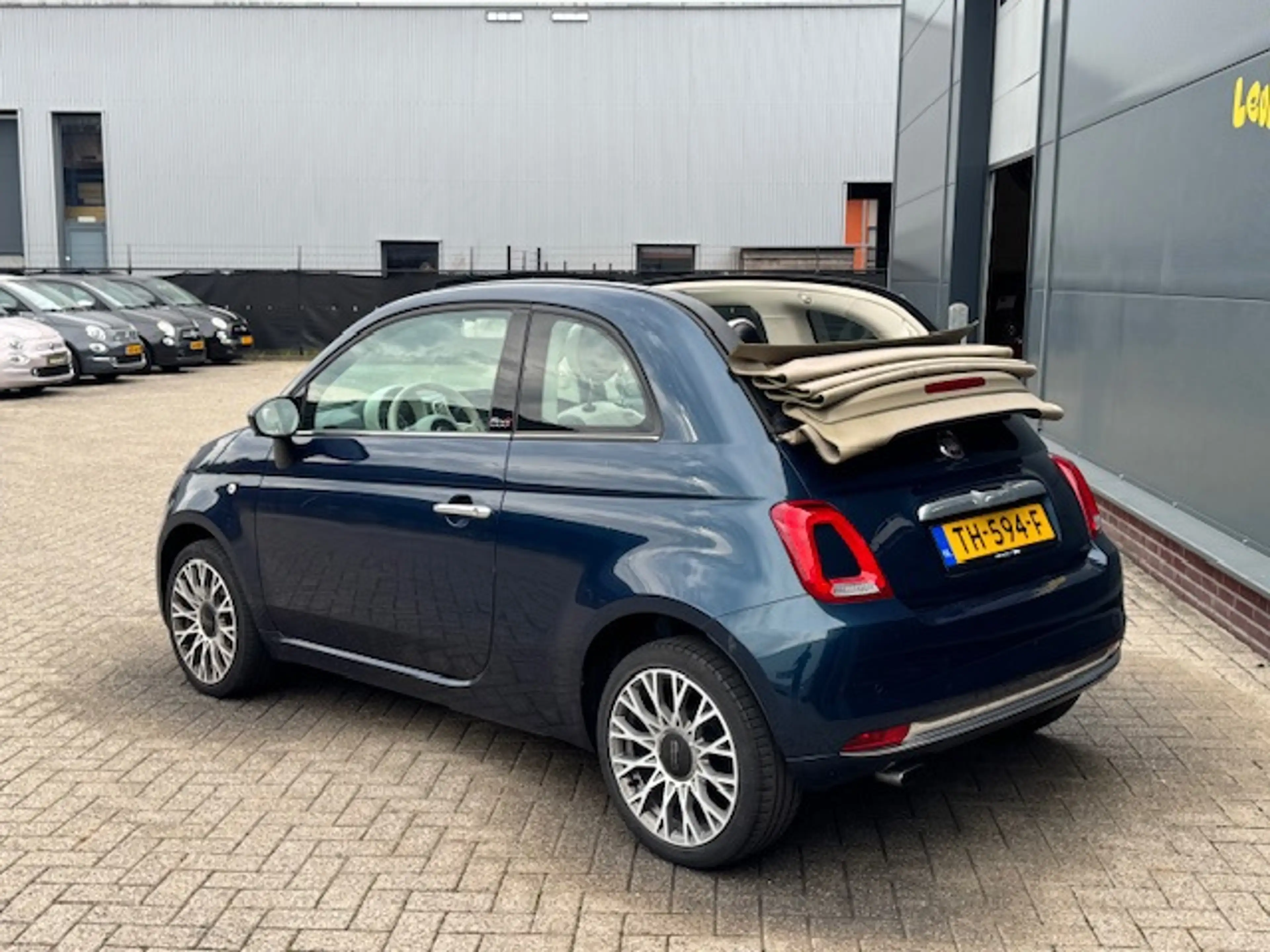 Fiat 500C 0.9 TwinAir Turbo Lounge Cabrio *navi *p-sensor — photo 10