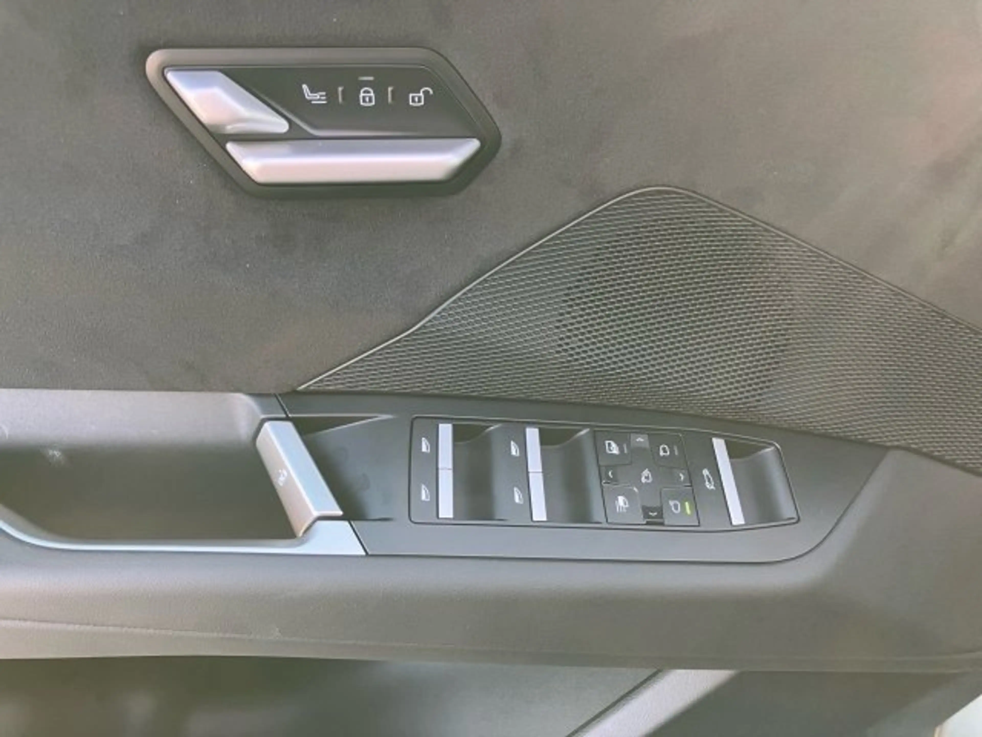 BMW iX3 40 — photo 14