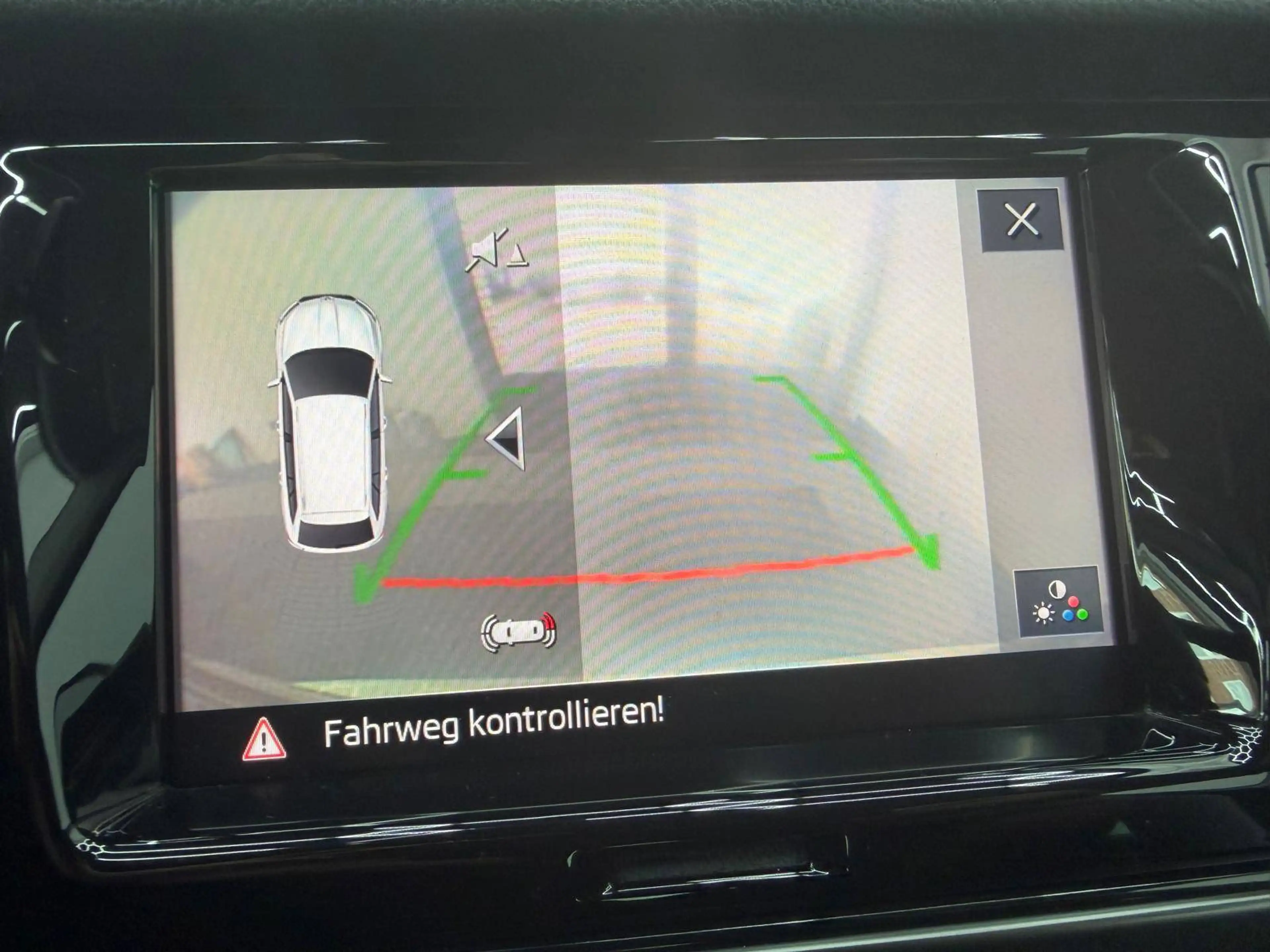 Skoda Fabia Drive 125*Kamera*Car-Play*Sitzheizung*Neue Allwetterreifen*Tüv Neu*Inspektion Neu*Alu*PDC*MFL*sehr gefplegt — photo 7