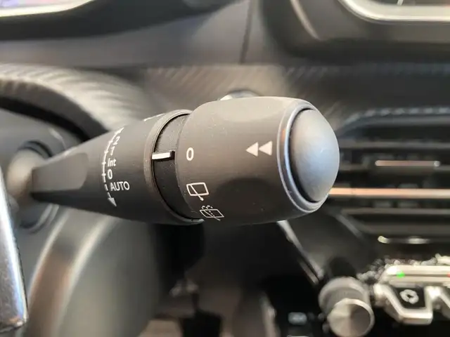 Peugeot 208 view 20