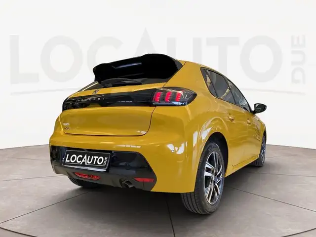Peugeot 208 view 4