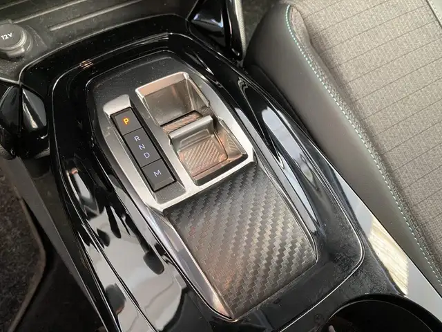 Peugeot 208 view 12